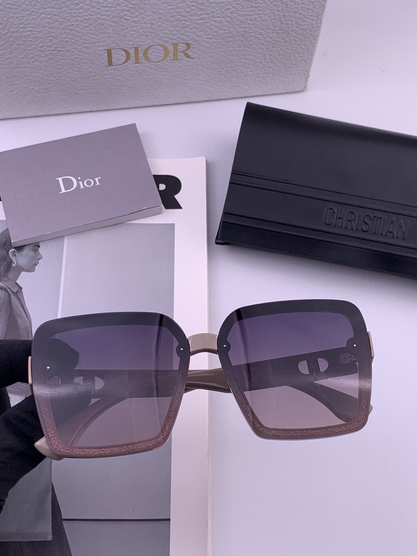 🔺 【DIOR-迪奥】开春新款 潮流爆款 时尚方框偏光太阳镜 高品质 佩戴舒适 网红潮款墨镜 女士高清加厚偏光太阳镜🕶️