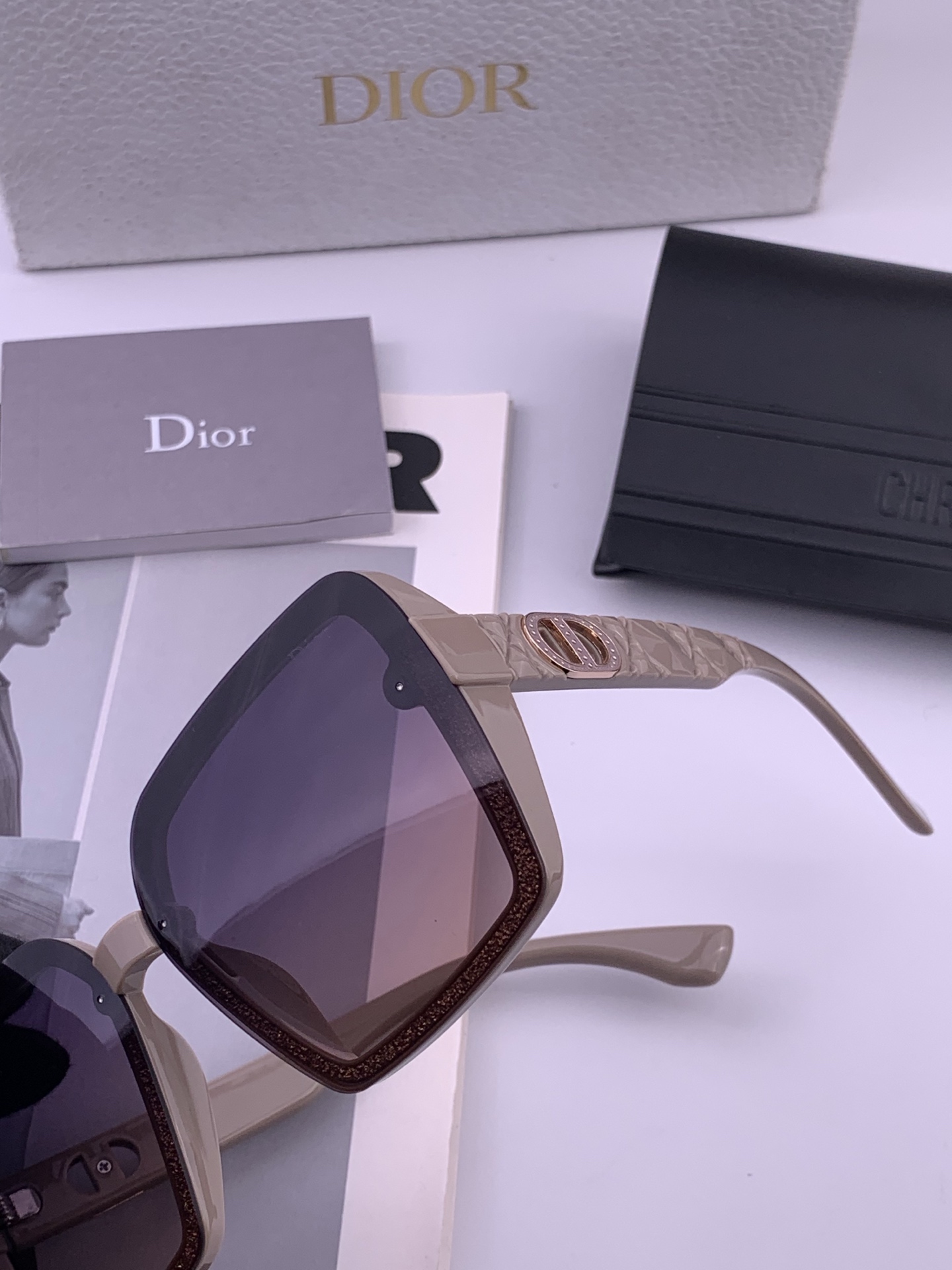 🔺 【DIOR-迪奥】开春新款 潮流爆款 时尚方框偏光太阳镜 高品质 佩戴舒适 网红潮款墨镜 女士高清加厚偏光太阳镜🕶️