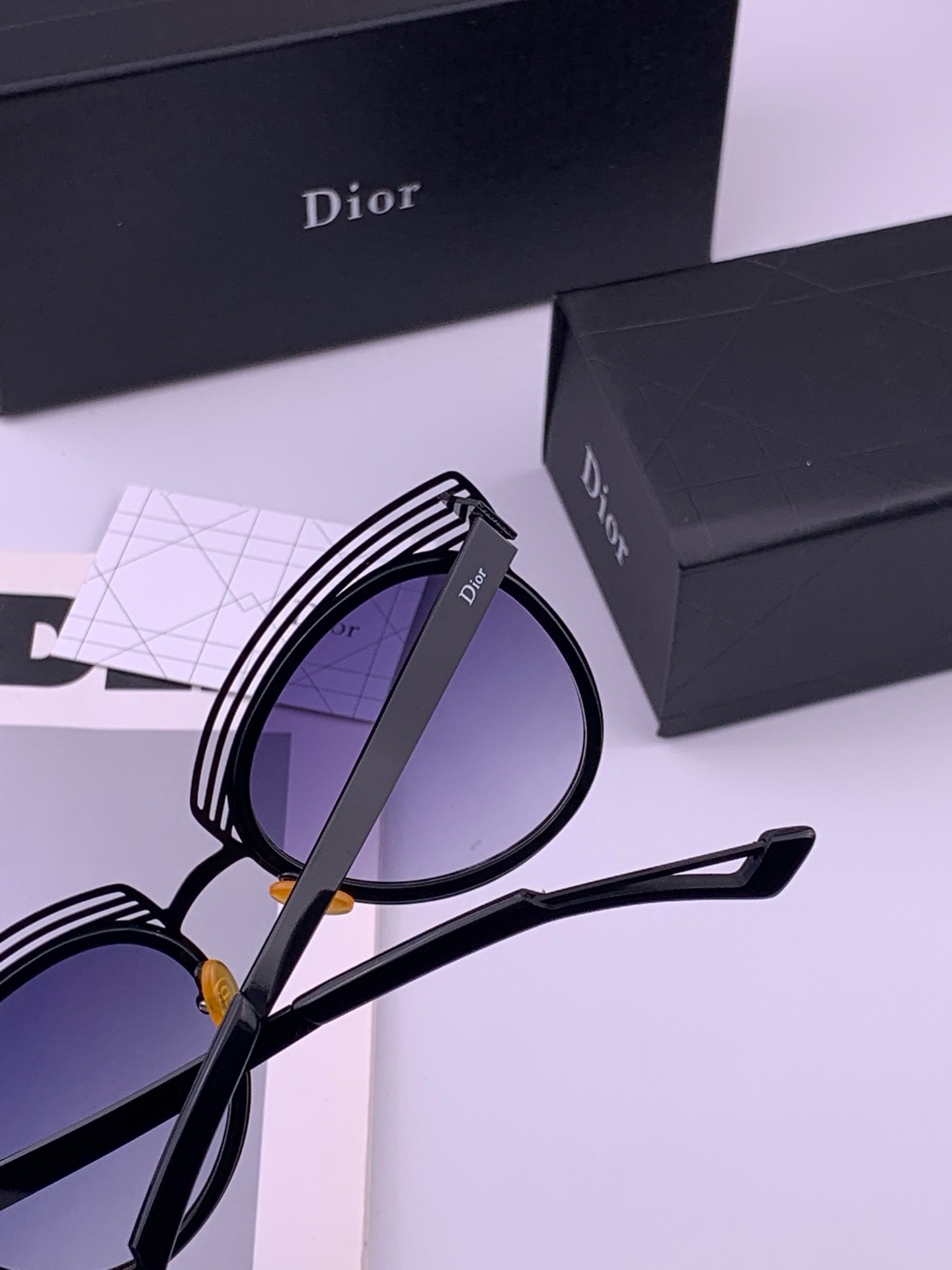 DIOR🌋☔️时尚圆框太阳镜镜片 顶级奢侈品[强] 高品质[胜利][亲亲]🍦🍨 [得意] 气质非凡😄 🍫🍪女士开车墨镜[