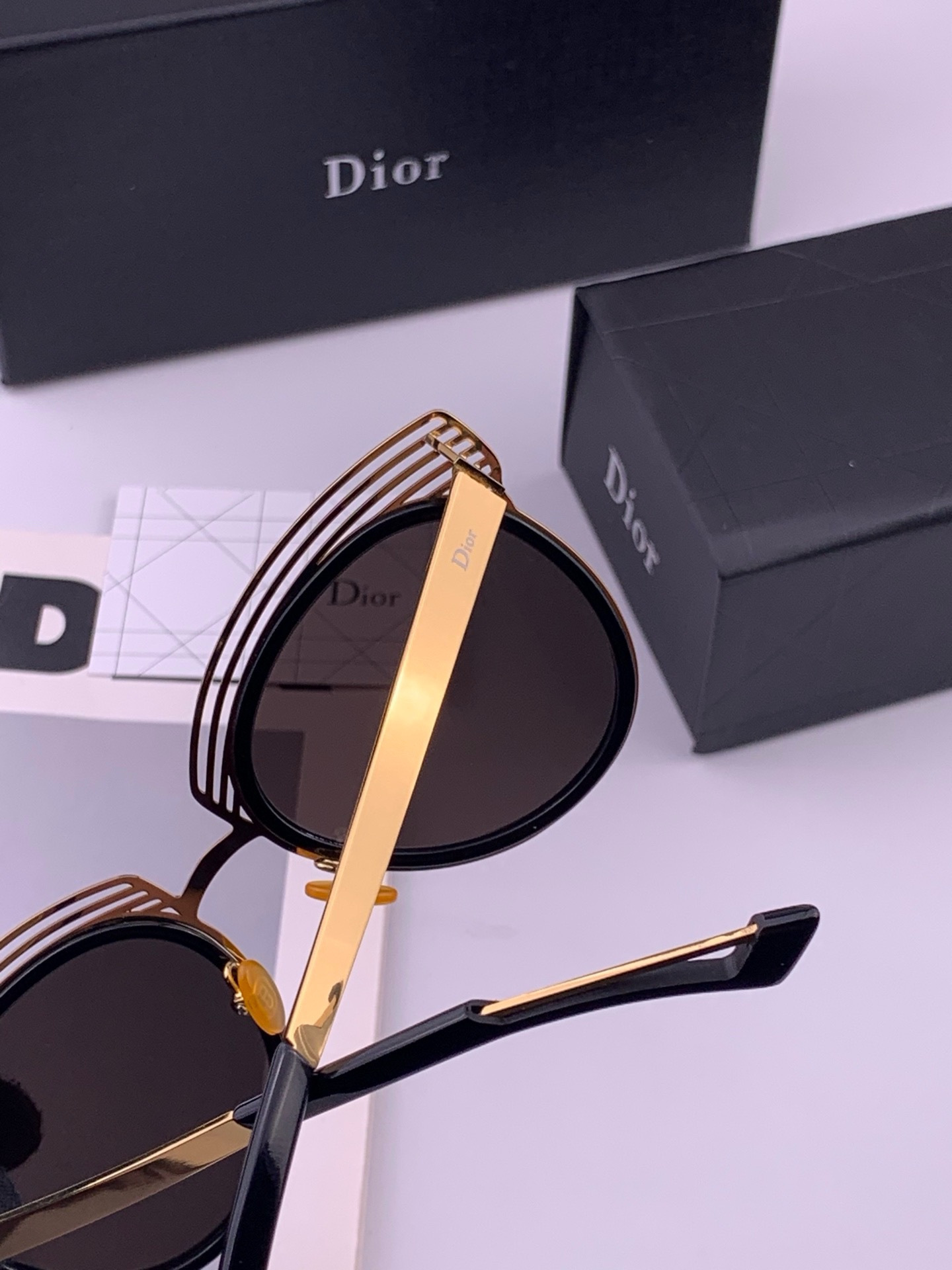 DIOR🌋☔️时尚圆框太阳镜镜片 顶级奢侈品[强] 高品质[胜利][亲亲]🍦🍨 [得意] 气质非凡😄 🍫🍪女士开车墨镜[