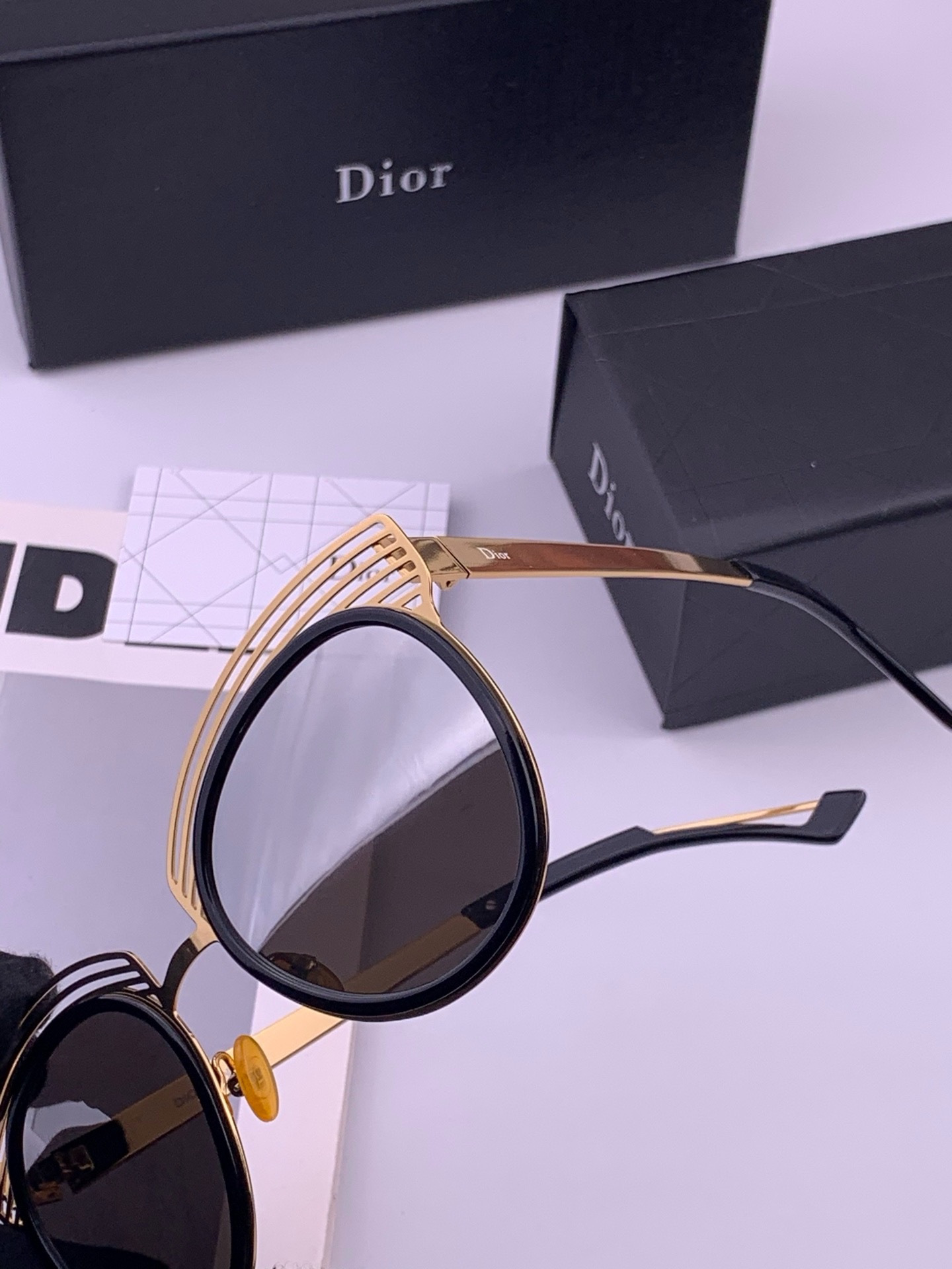 DIOR🌋☔️时尚圆框太阳镜镜片 顶级奢侈品[强] 高品质[胜利][亲亲]🍦🍨 [得意] 气质非凡😄 🍫🍪女士开车墨镜[