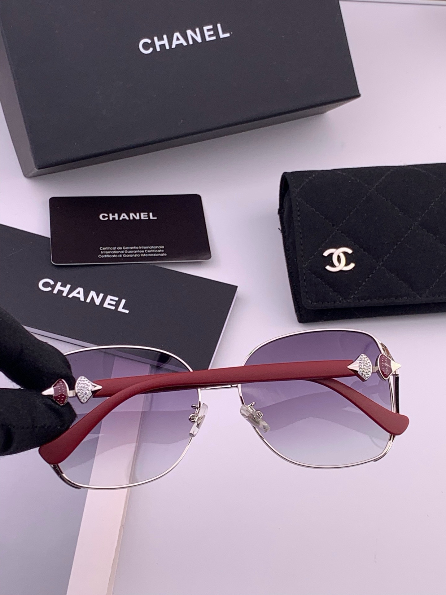 🔺CHANEL🔻官方早春新款，众多明星同款[色]香奈儿‼️‼️新款框偏光墨镜 ，🌈🌈宝丽来超清偏光太阳镜🔝🔝型号：CH9