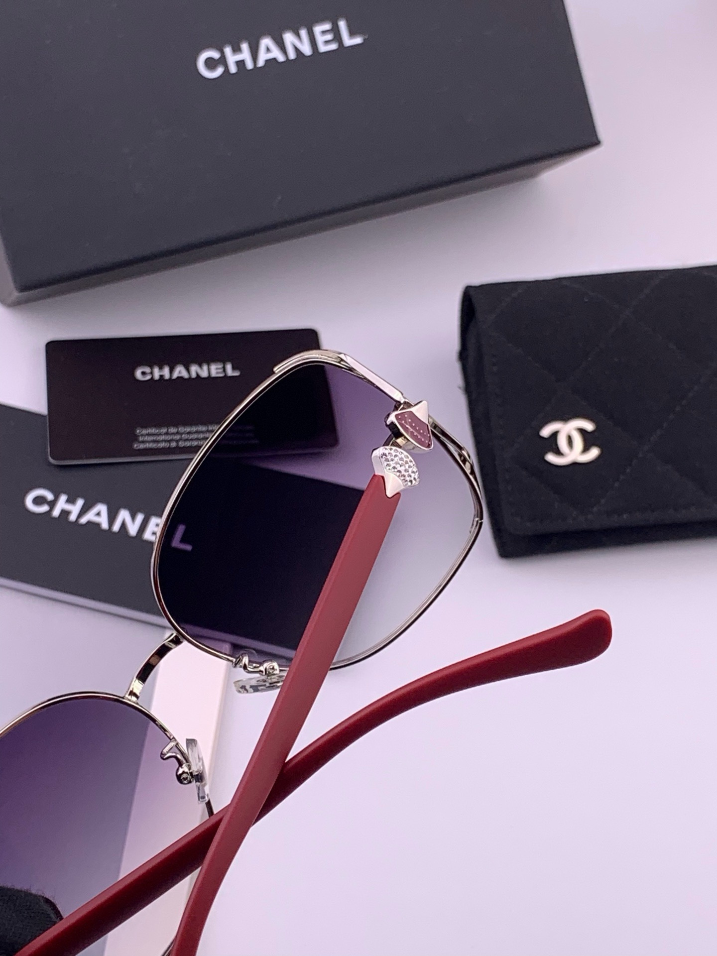🔺CHANEL🔻官方早春新款，众多明星同款[色]香奈儿‼️‼️新款框偏光墨镜 ，🌈🌈宝丽来超清偏光太阳镜🔝🔝型号：CH9