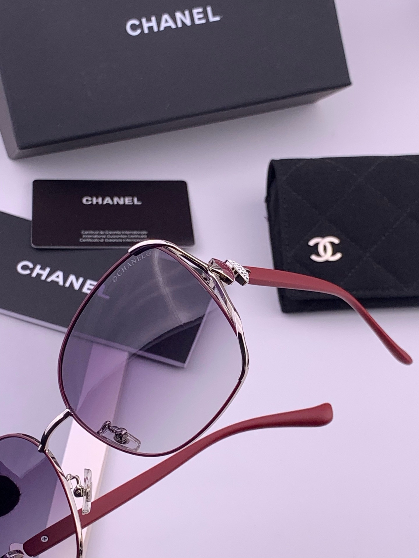 🔺CHANEL🔻官方早春新款，众多明星同款[色]香奈儿‼️‼️新款框偏光墨镜 ，🌈🌈宝丽来超清偏光太阳镜🔝🔝型号：CH9