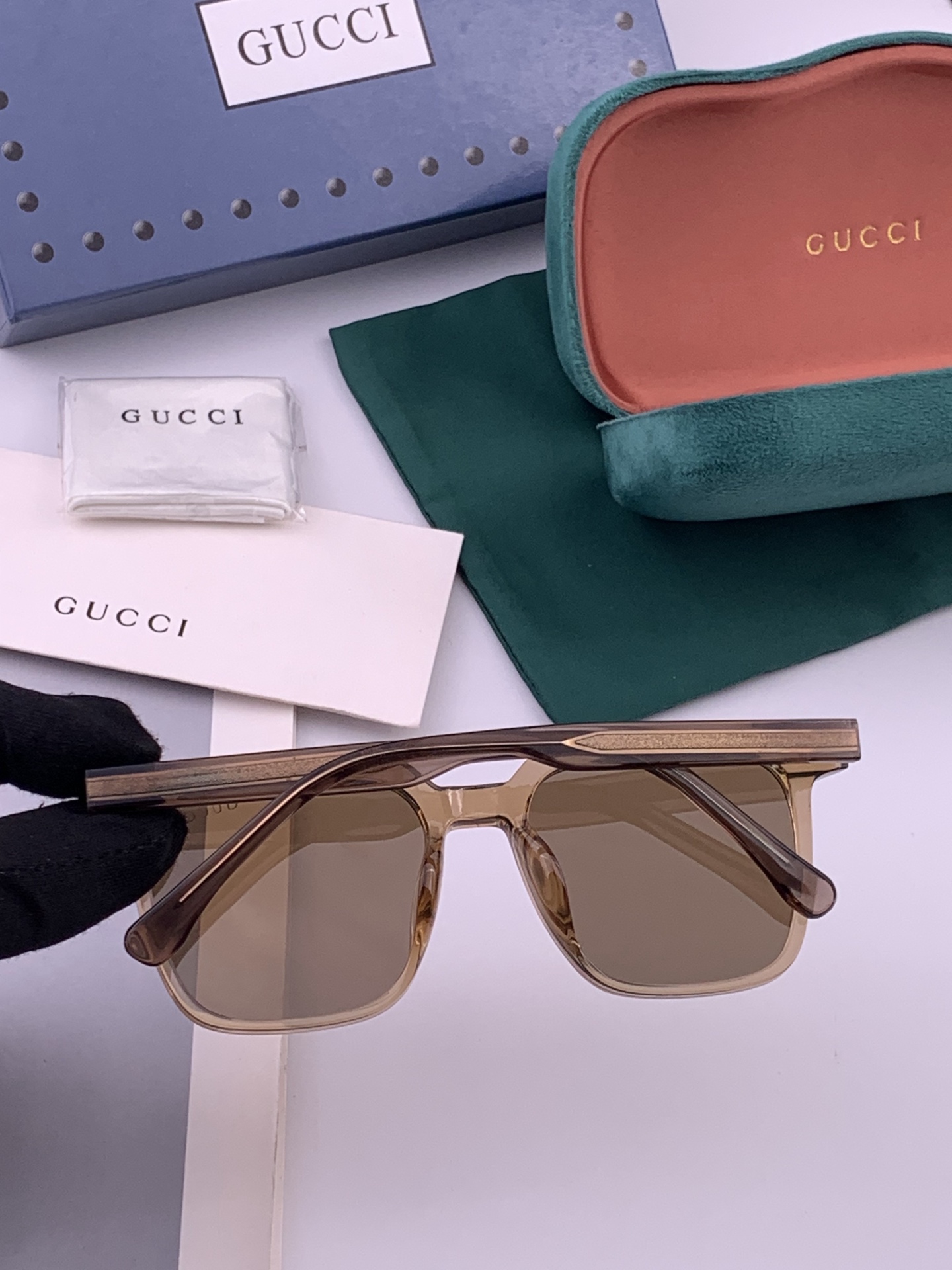 🔺GUCCI🔻古驰 GG方框太阳镜 完美品质 🎓独特设计  适合各种脸型 亮相时装周 超时尚百搭 实物精致  情侣款 男