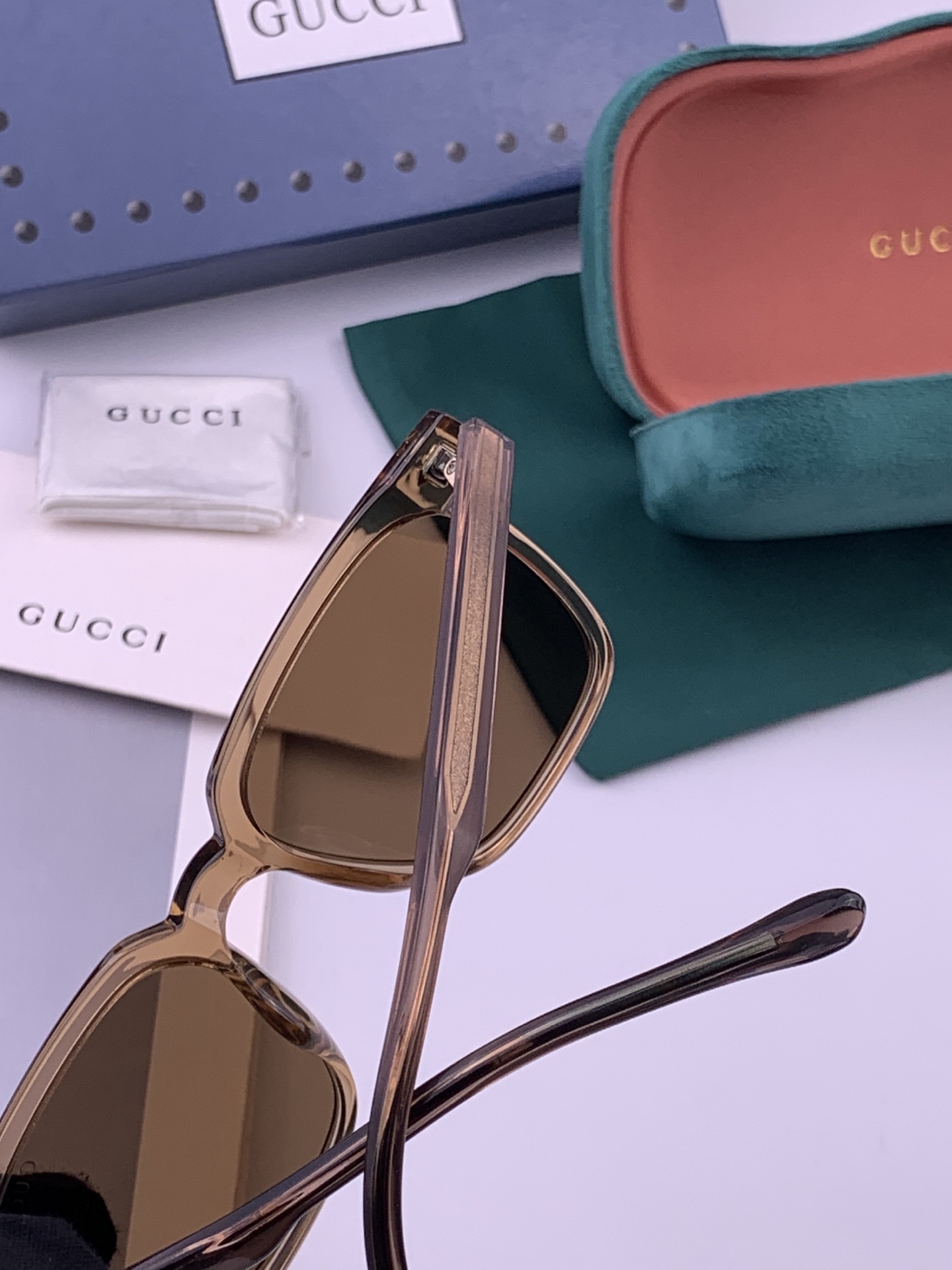 🔺GUCCI🔻古驰 GG方框太阳镜 完美品质 🎓独特设计  适合各种脸型 亮相时装周 超时尚百搭 实物精致  情侣款 男