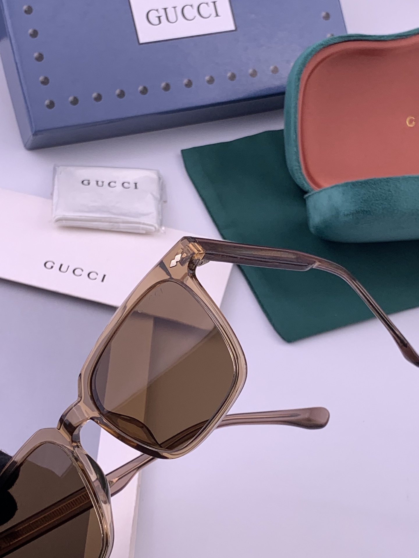 🔺GUCCI🔻古驰 GG方框太阳镜 完美品质 🎓独特设计  适合各种脸型 亮相时装周 超时尚百搭 实物精致  情侣款 男