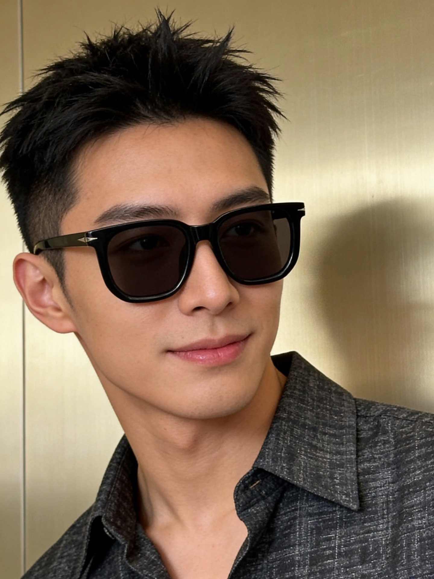 🔺 【GUCCI】开春新款 潮流爆款 时尚方框偏光太阳镜 高品质 佩戴舒适 网红潮款墨镜 女士高清尼龙偏光太阳镜🕶️ 🎉 🔺 【GUCCI】开春新款 潮流爆款 时尚方框偏光太阳镜 高品质 佩戴舒适 网红潮款墨镜 女士高清尼龙偏光太阳镜🕶️ 🎉