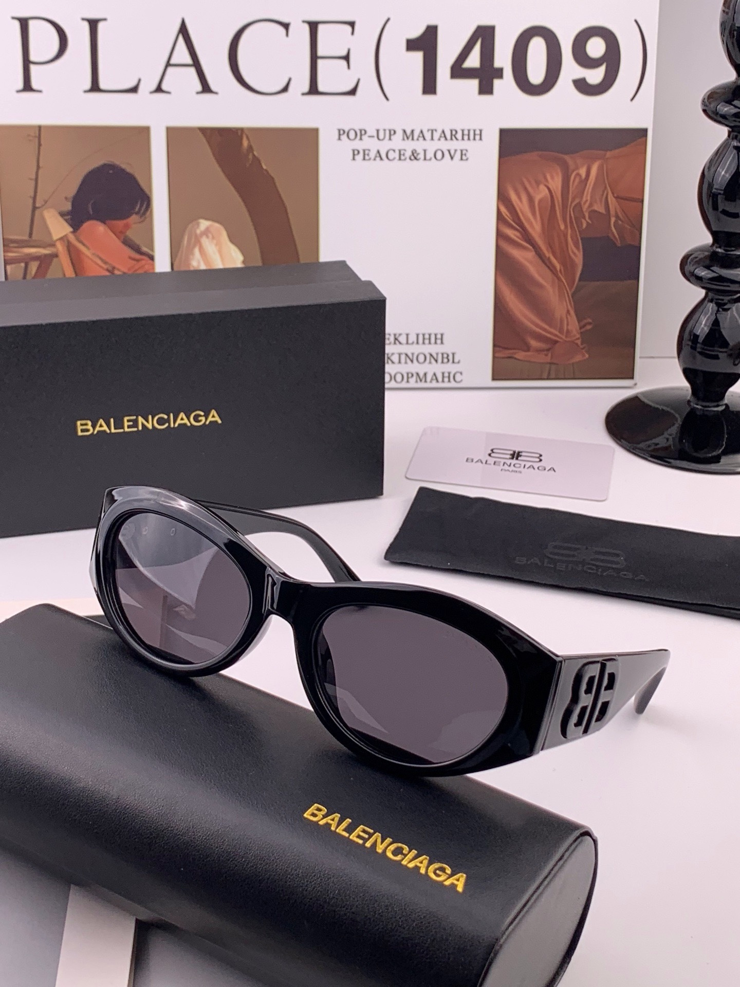 小红书超火。的一款高清偏光太阳镜BALENCIAGA巴黎世家春夏新款太阳镜 镜腿金属双B字母logo设计让人一眼爱上 超