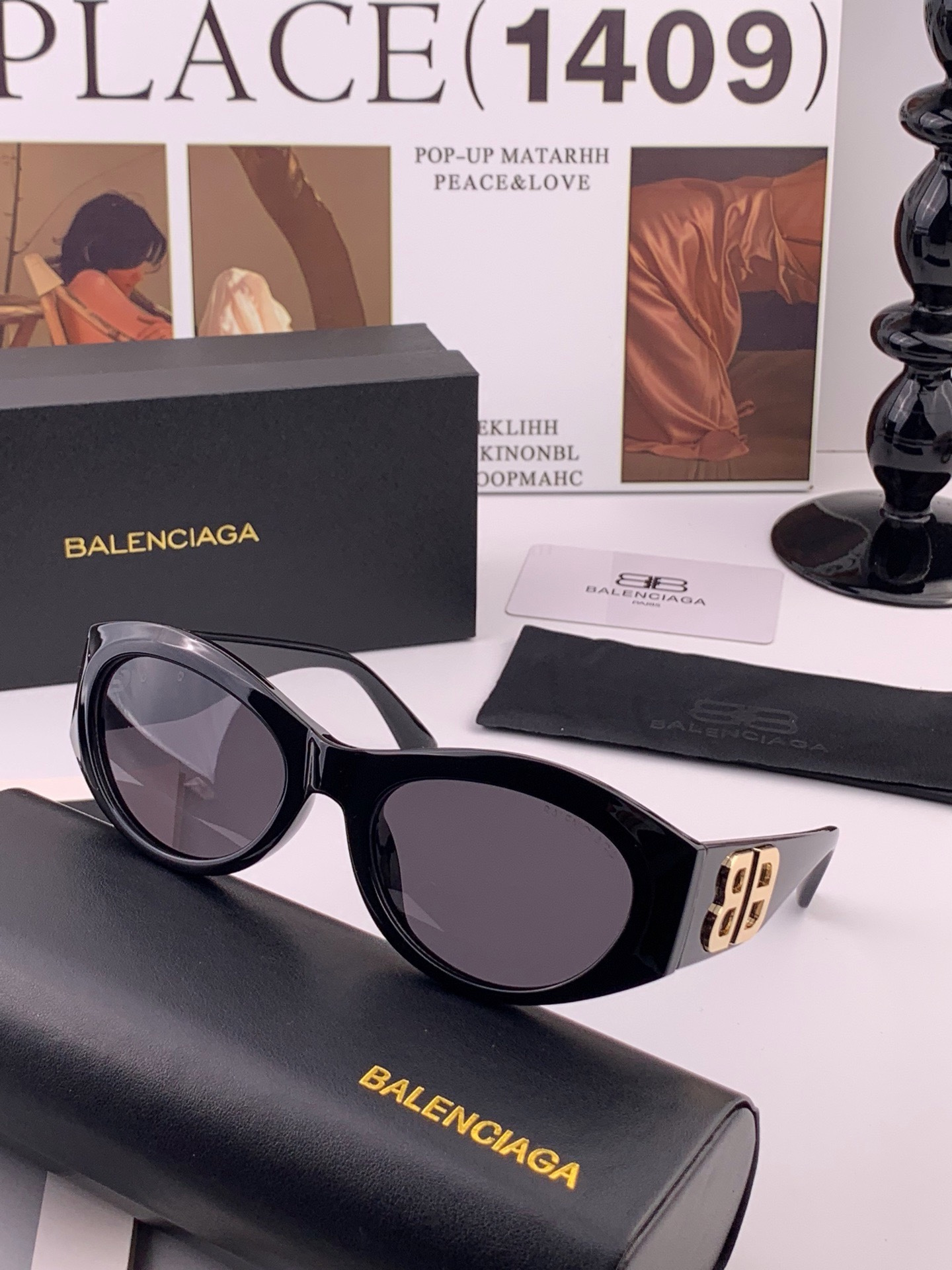 小红书超火。的一款高清偏光太阳镜BALENCIAGA巴黎世家春夏新款太阳镜 镜腿金属双B字母logo设计让人一眼爱上 超