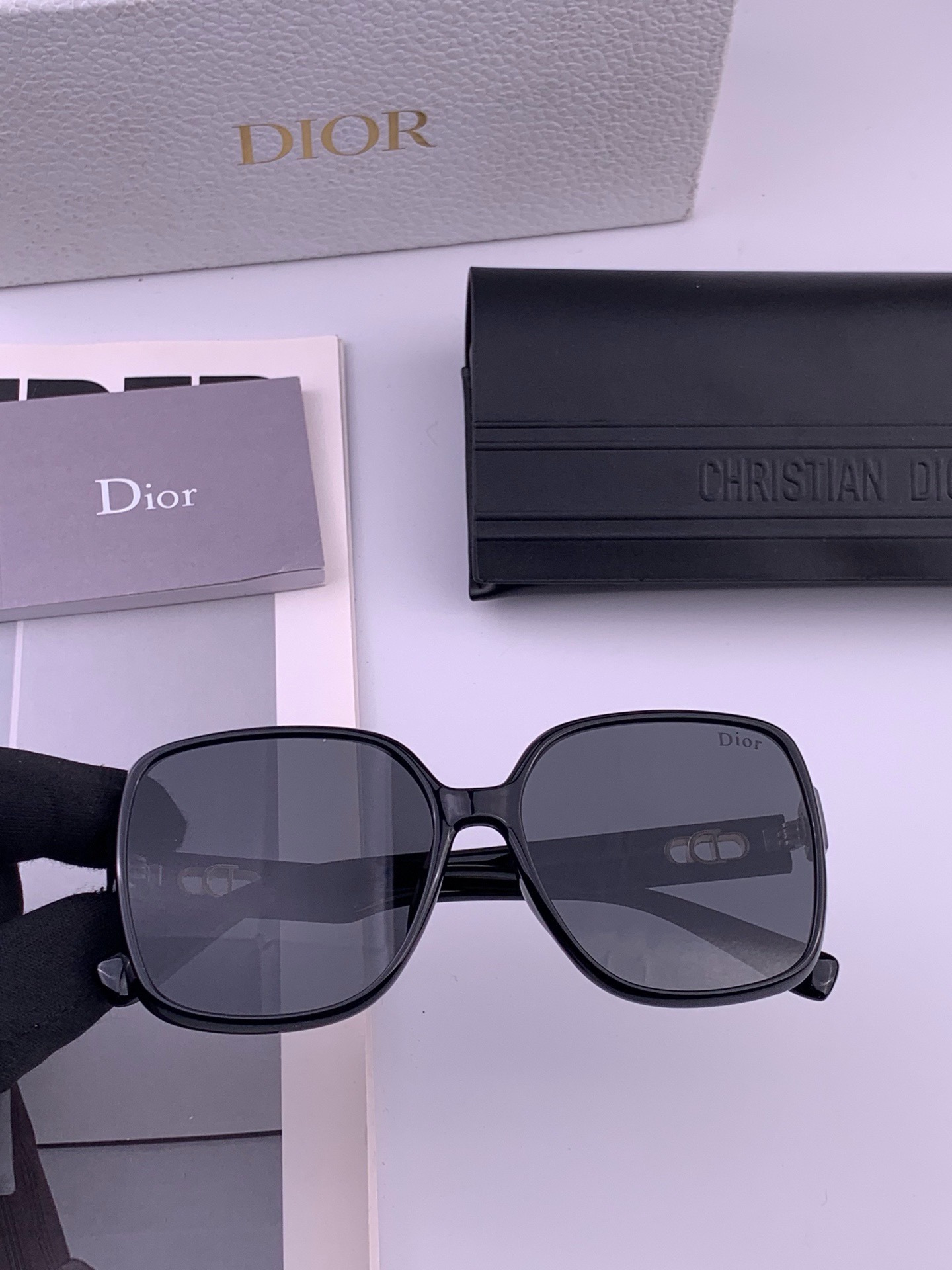 🔺 【DIOR-迪奥】开春新款 潮流爆款 时尚尼龙偏光太阳镜 高品质 佩戴舒适 网红潮款墨镜 型号：D3510