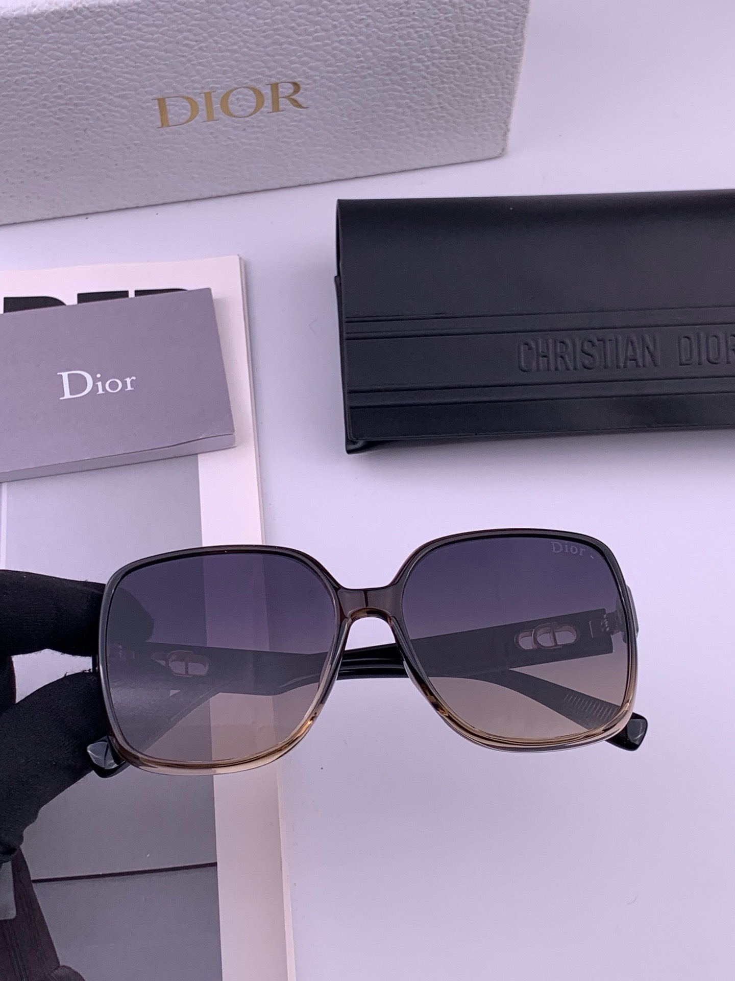 🔺 【DIOR-迪奥】开春新款 潮流爆款 时尚尼龙偏光太阳镜 高品质 佩戴舒适 网红潮款墨镜 型号：D3510