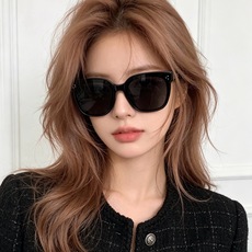 GUCCI 新款尼龙偏光太眼镜,情侣款时尚方框太阳镜佩戴舒适网红潮流款墨镜,大气女人范儿,大脸小脸都好看 !型号:G6 GUCCI 新款尼龙偏光太眼镜,情侣款时尚方框太阳镜佩戴舒适网红潮流款墨镜,大气女人范儿,大脸小脸都好看 !型号:G6