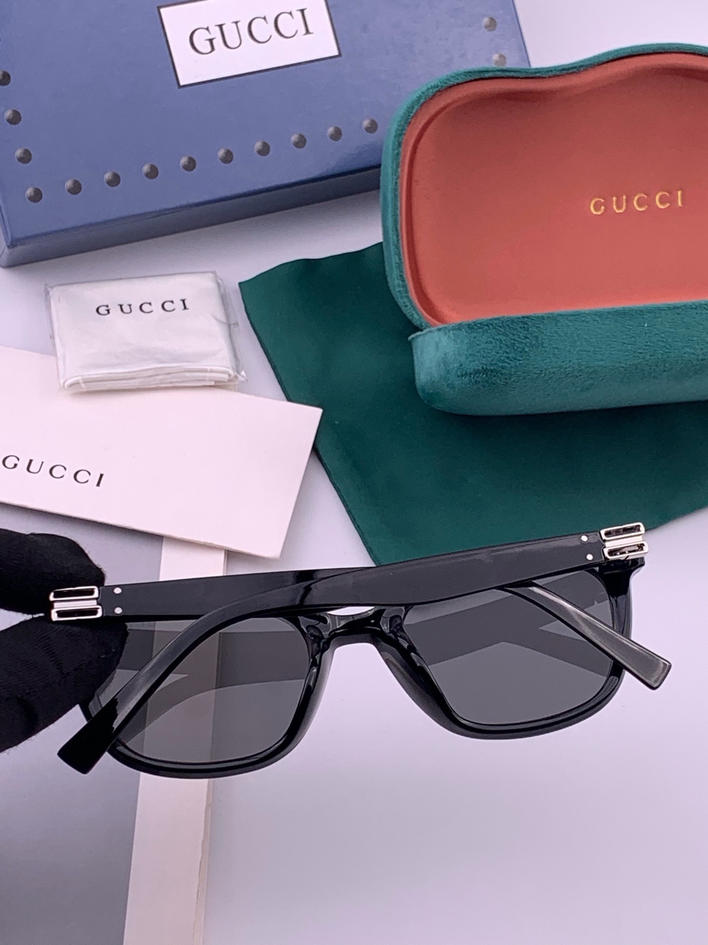 GUCCI  新款尼龙偏光太眼镜，情侣款时尚方框太阳镜佩戴舒适网红潮流款墨镜，大气女人范儿，大脸小脸都好看 ！型号：G6