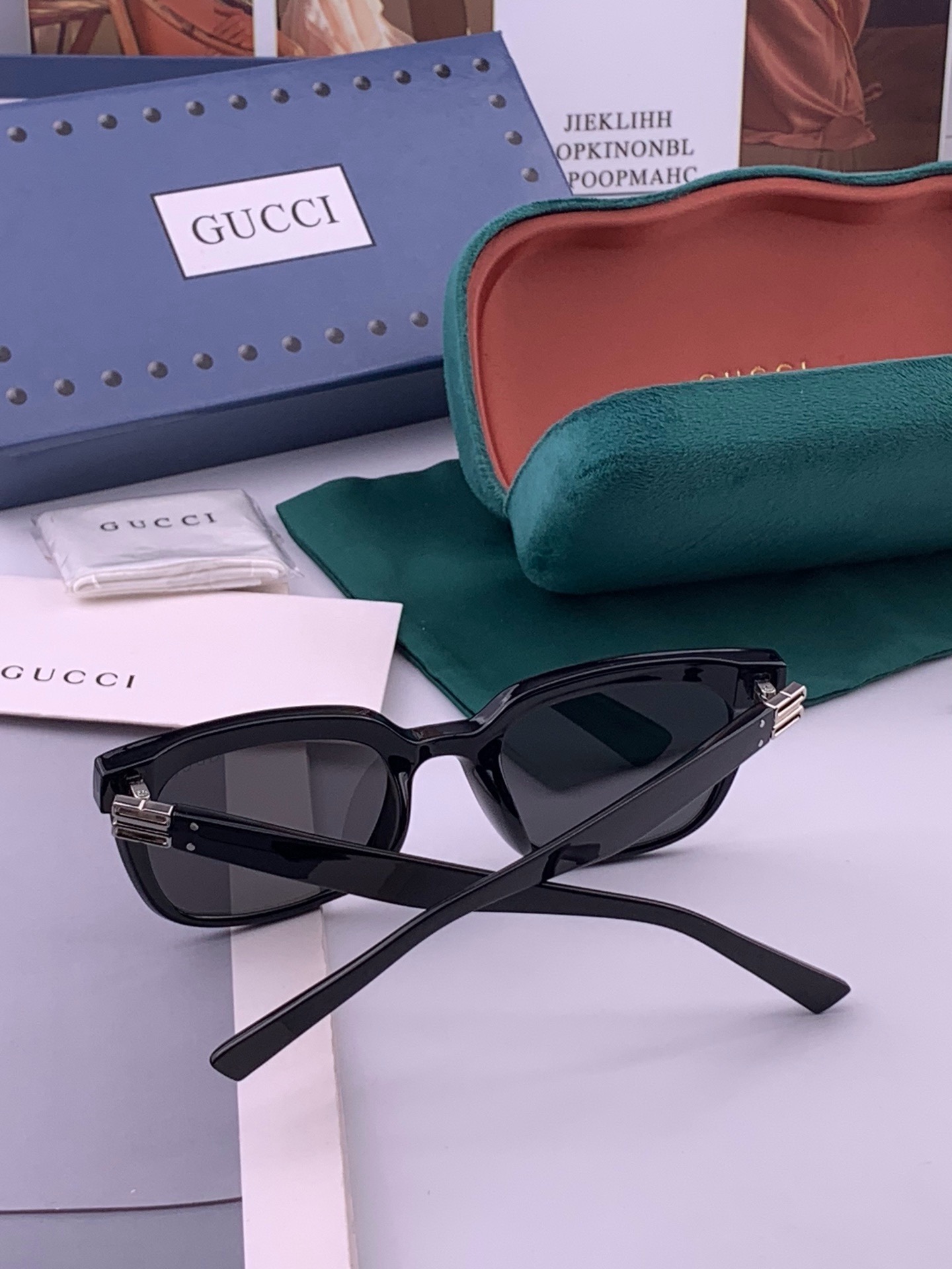 GUCCI  新款尼龙偏光太眼镜，情侣款时尚方框太阳镜佩戴舒适网红潮流款墨镜，大气女人范儿，大脸小脸都好看 ！型号：G6