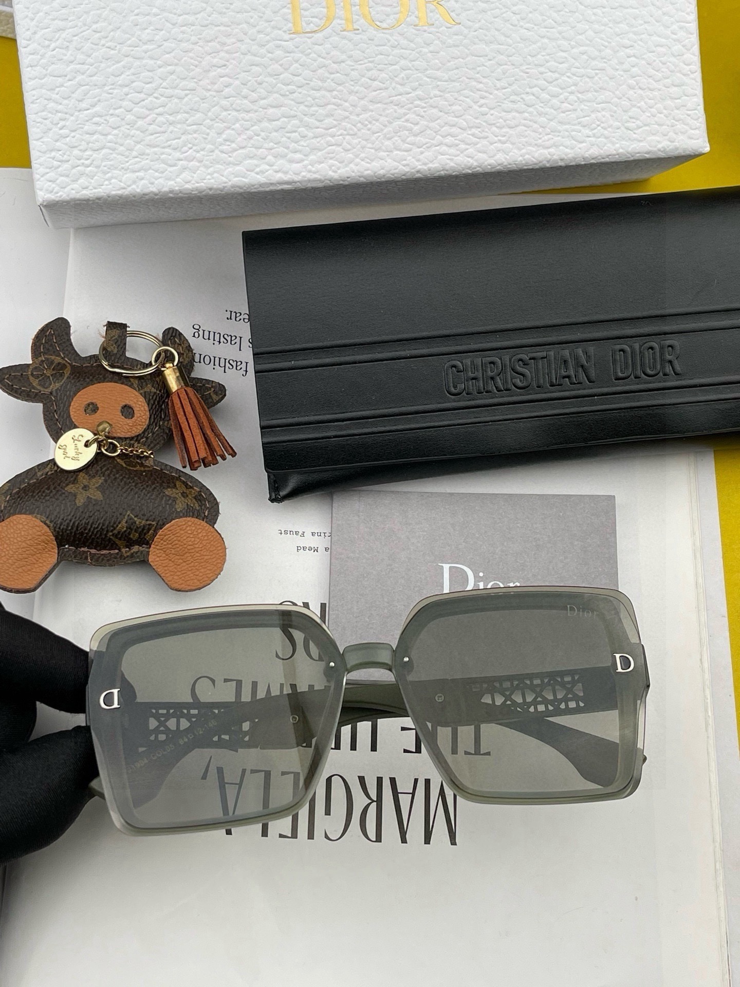 🔺 【DIOR-迪奥】开春新款 潮流爆款 时尚方框尼龙太阳镜 高品质 佩戴舒适 网红潮款墨镜 女士高清尼龙太阳镜🕶️ 🎉