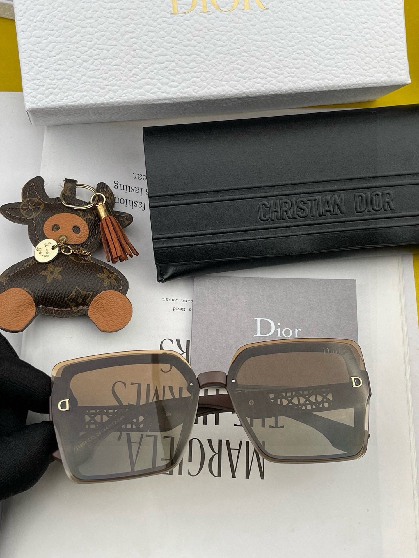 🔺 【DIOR-迪奥】开春新款 潮流爆款 时尚方框尼龙太阳镜 高品质 佩戴舒适 网红潮款墨镜 女士高清尼龙太阳镜🕶️ 🎉