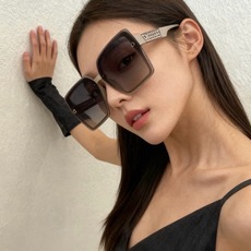 🔺 【DIOR-迪奥】开春新款 潮流爆款 时尚方框尼龙太阳镜 高品质 佩戴舒适 网红潮款墨镜 女士高清尼龙太阳镜🕶️ 🎉 🔺 【DIOR-迪奥】开春新款 潮流爆款 时尚方框尼龙太阳镜 高品质 佩戴舒适 网红潮款墨镜 女士高清尼龙太阳镜🕶️ 🎉
