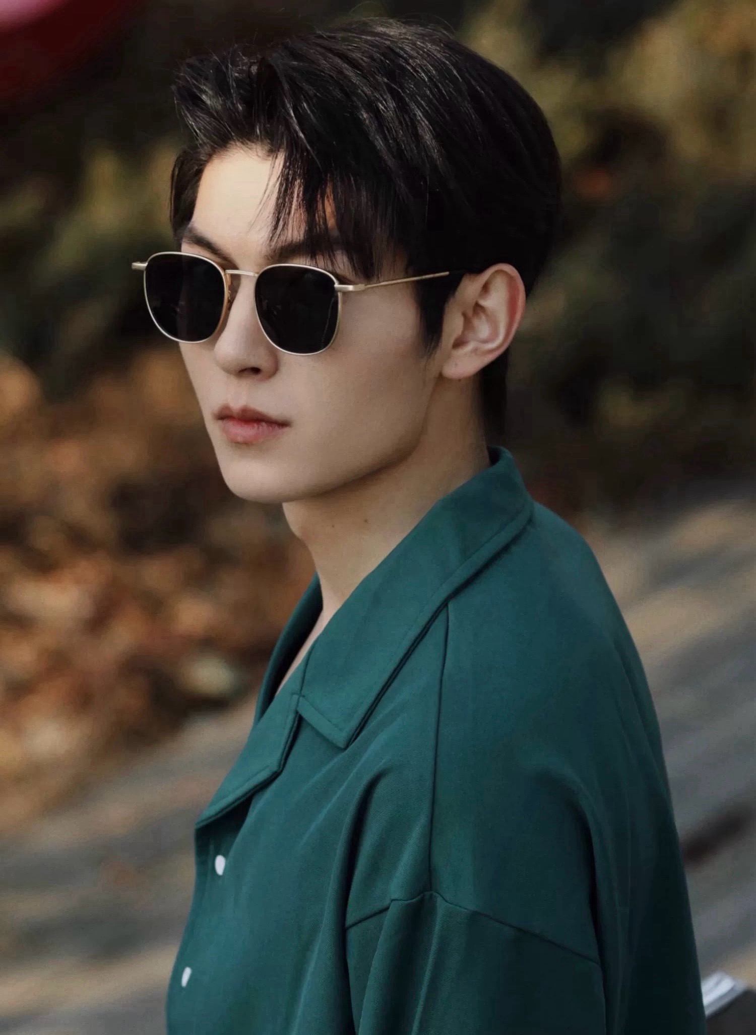 Gucci 。  高品质男女款墨镜   👍 进口宝丽来偏光镜片  。 开车钓鱼都可 。百搭显瘦墨镜韩版男士飞行员大框司机