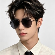 LV 。 高品质男女款墨镜 👍 进口宝丽来偏光镜片 。蛤蟆镜 开车钓鱼都可 。百搭显瘦墨镜韩版男士飞行员大框司机 LV 。 高品质男女款墨镜 👍 进口宝丽来偏光镜片 。蛤蟆镜 开车钓鱼都可 。百搭显瘦墨镜韩版男士飞行员大框司机