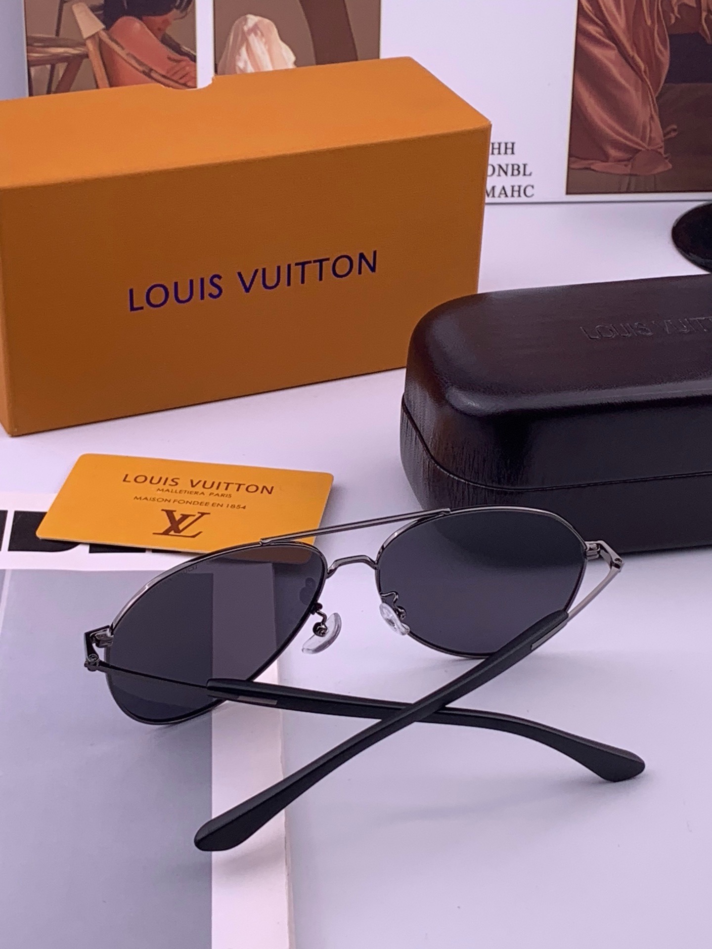 LV 。  高品质男女款墨镜   👍 进口宝丽来偏光镜片  。蛤蟆镜 开车钓鱼都可 。百搭显瘦墨镜韩版男士飞行员大框司机
