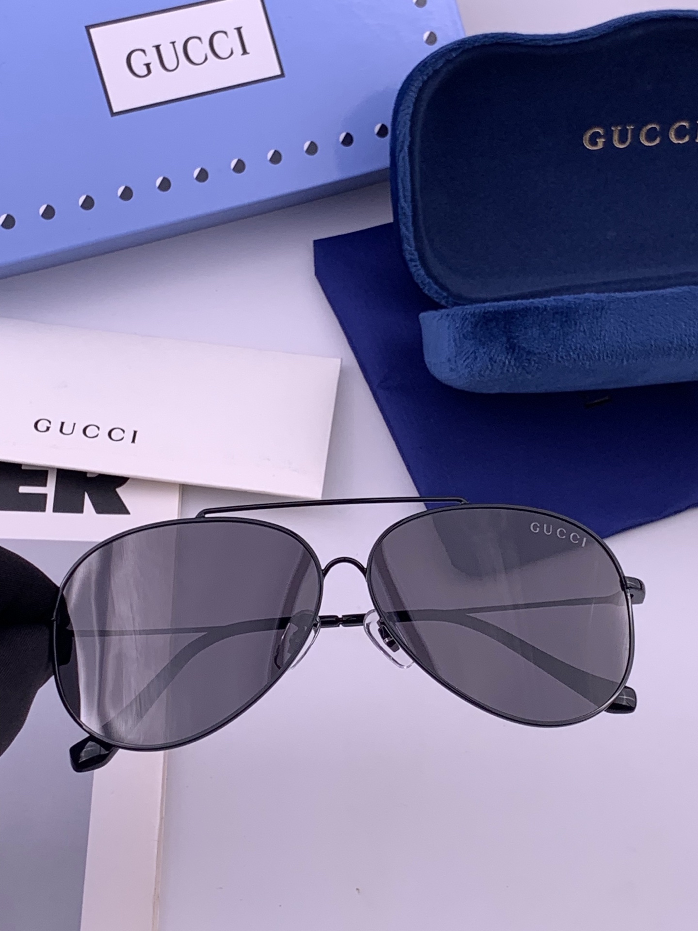 Gucci 。  高品质男女款墨镜   👍 进口宝丽来偏光镜片  。蛤蟆镜 开车钓鱼都可 。百搭显瘦墨镜韩版男士飞行员大