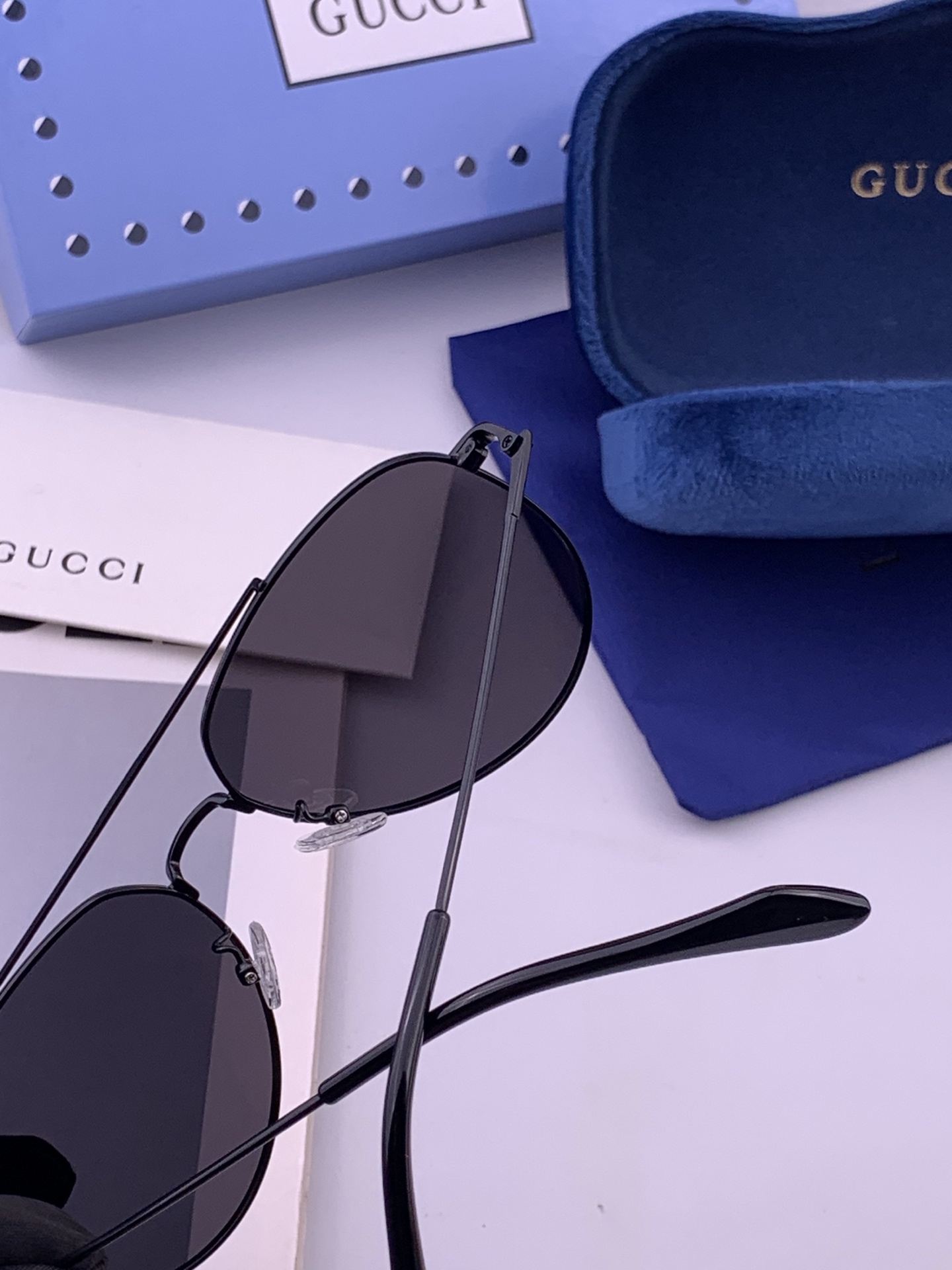 Gucci 。  高品质男女款墨镜   👍 进口宝丽来偏光镜片  。蛤蟆镜 开车钓鱼都可 。百搭显瘦墨镜韩版男士飞行员大