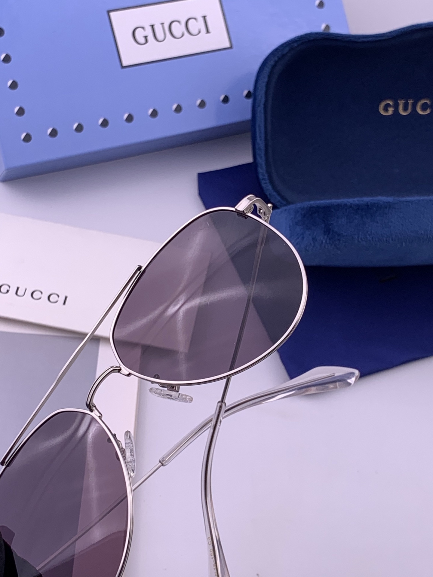 Gucci 。  高品质男女款墨镜   👍 进口宝丽来偏光镜片  。蛤蟆镜 开车钓鱼都可 。百搭显瘦墨镜韩版男士飞行员大