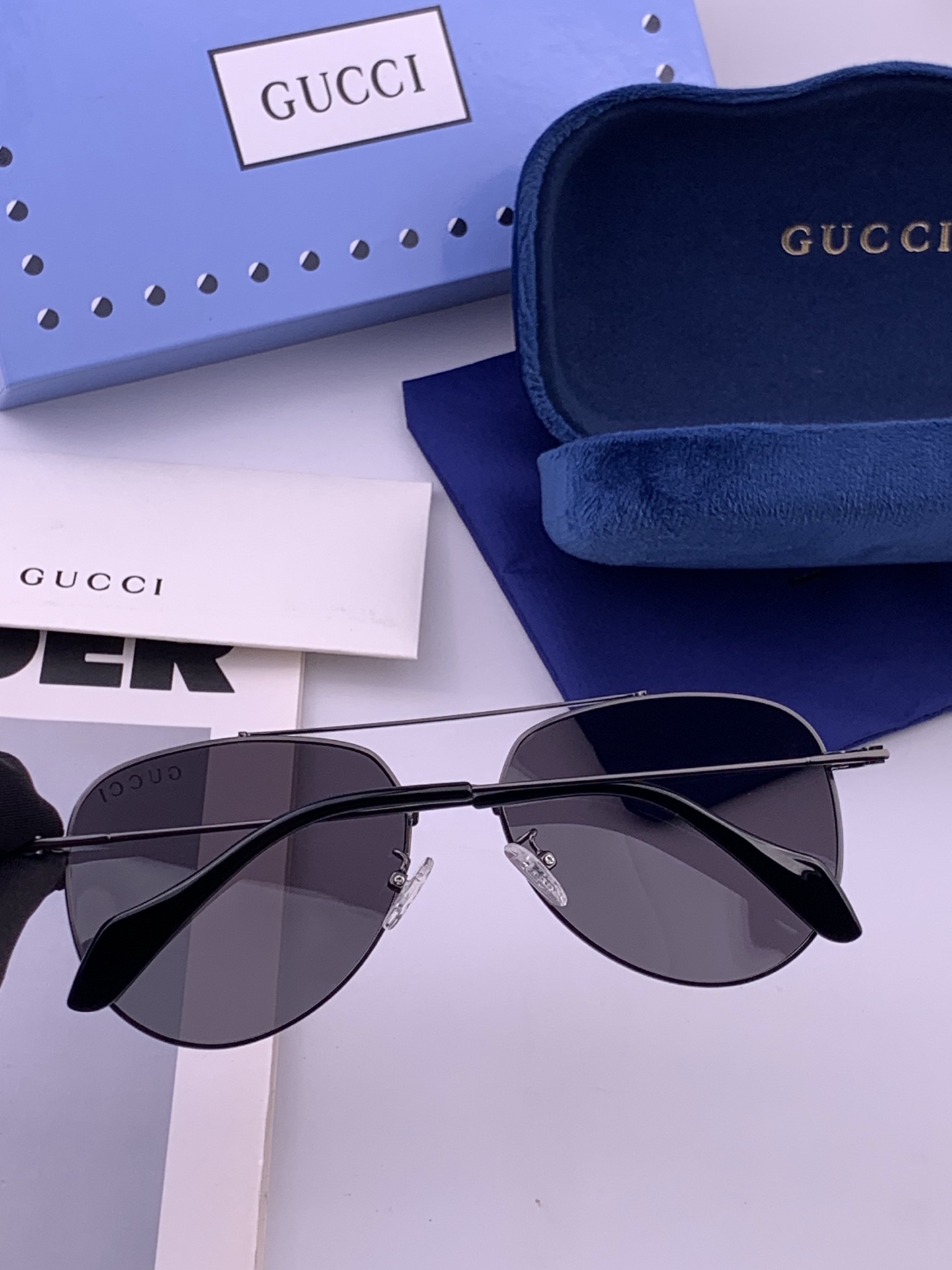 Gucci 。  高品质男女款墨镜   👍 进口宝丽来偏光镜片  。蛤蟆镜 开车钓鱼都可 。百搭显瘦墨镜韩版男士飞行员大