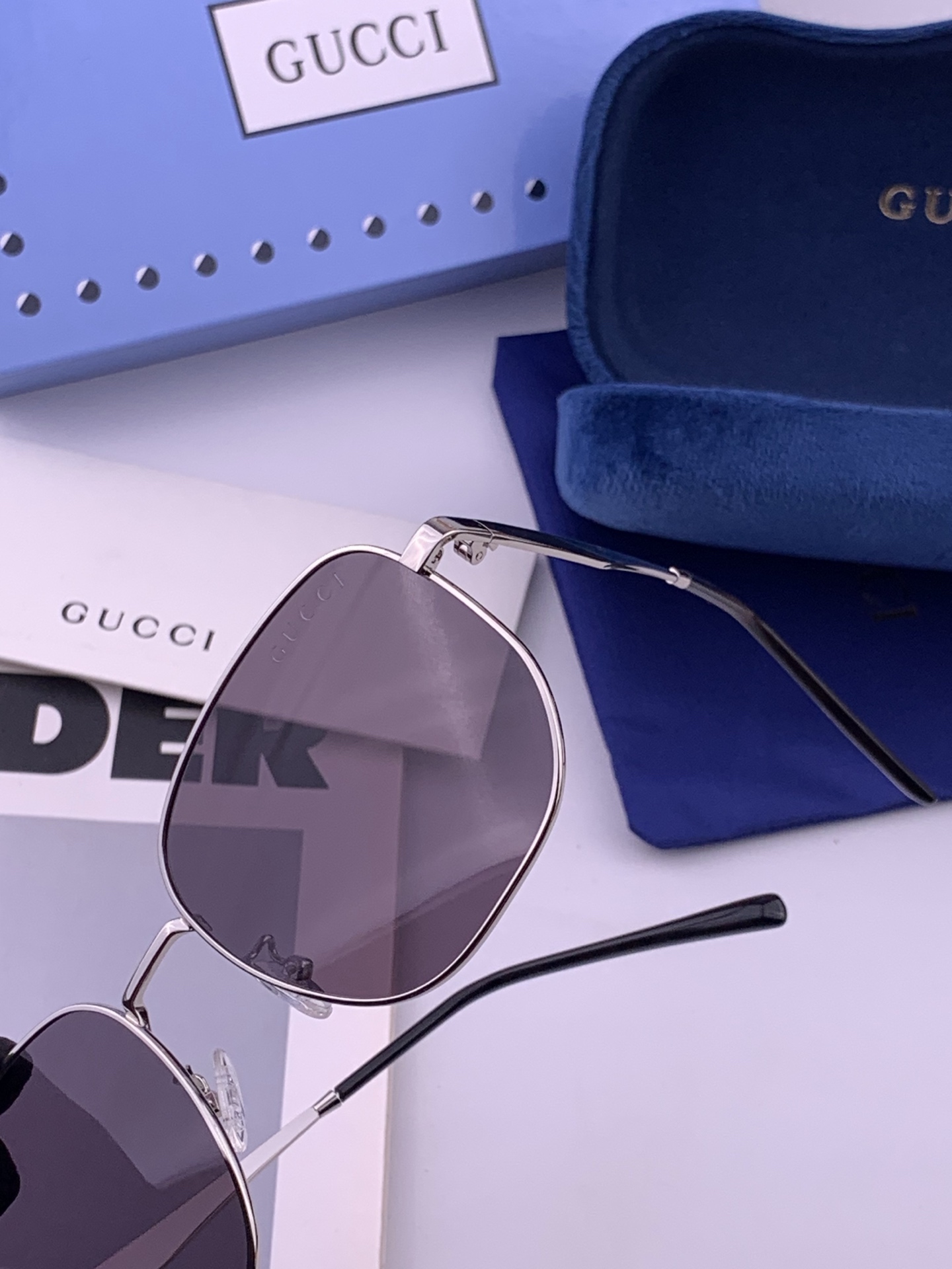 Gucci 。  高品质男女款墨镜   👍 进口宝丽来偏光镜片  。蛤蟆镜 开车钓鱼都可 。百搭显瘦墨镜韩版男士飞行员大