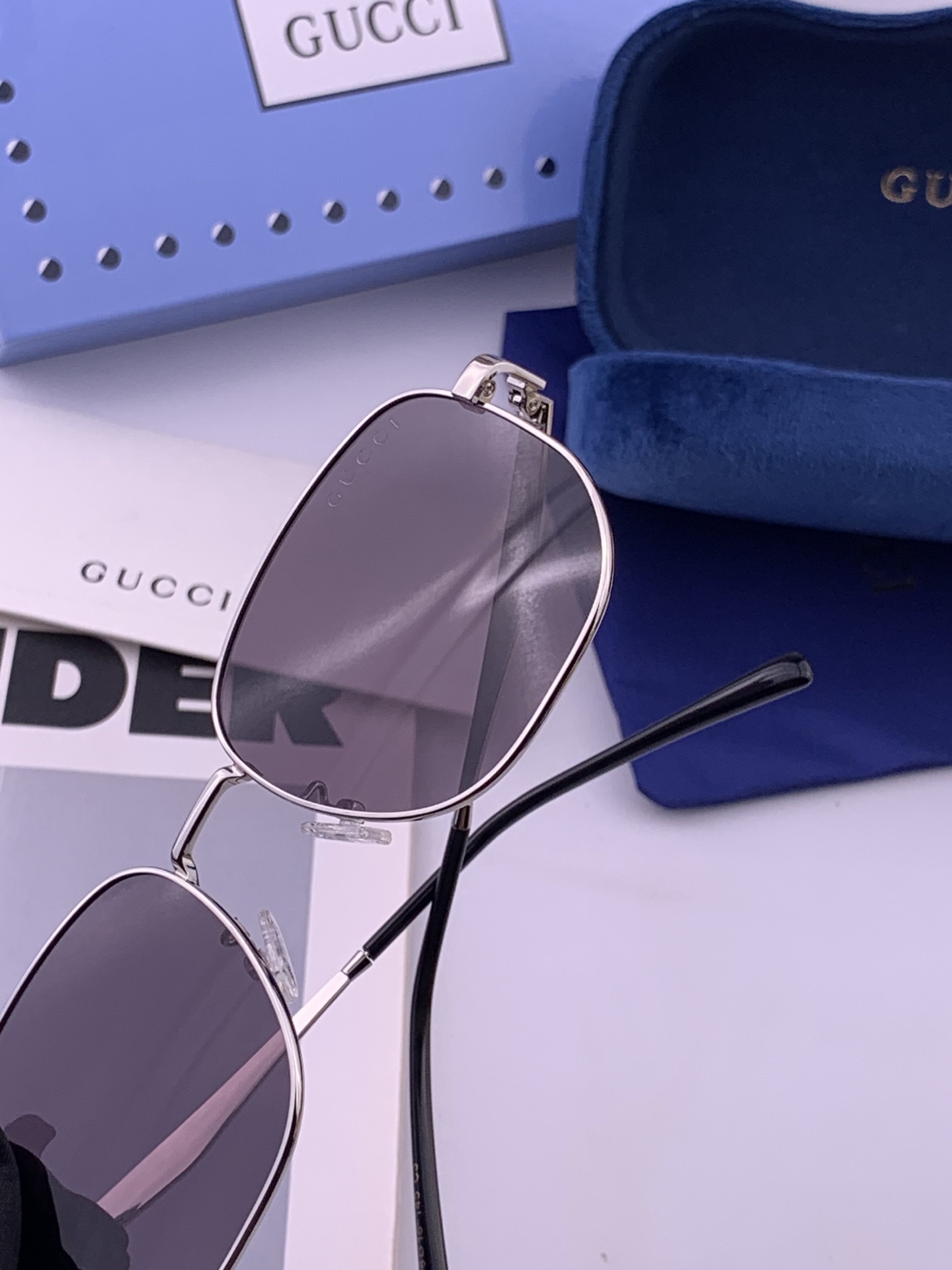 Gucci 。  高品质男女款墨镜   👍 进口宝丽来偏光镜片  。蛤蟆镜 开车钓鱼都可 。百搭显瘦墨镜韩版男士飞行员大
