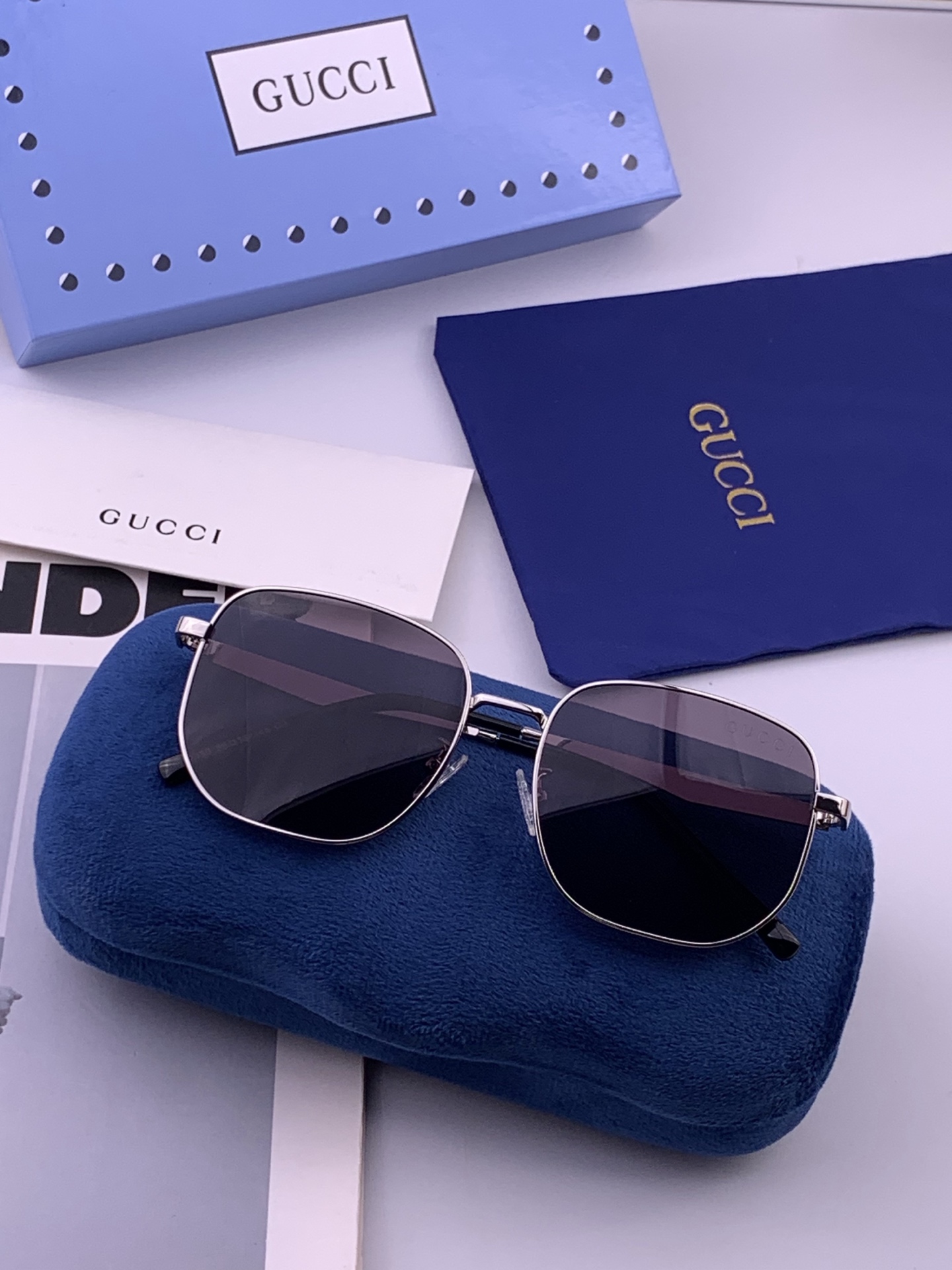 Gucci 。  高品质男女款墨镜   👍 进口宝丽来偏光镜片  。蛤蟆镜 开车钓鱼都可 。百搭显瘦墨镜韩版男士飞行员大