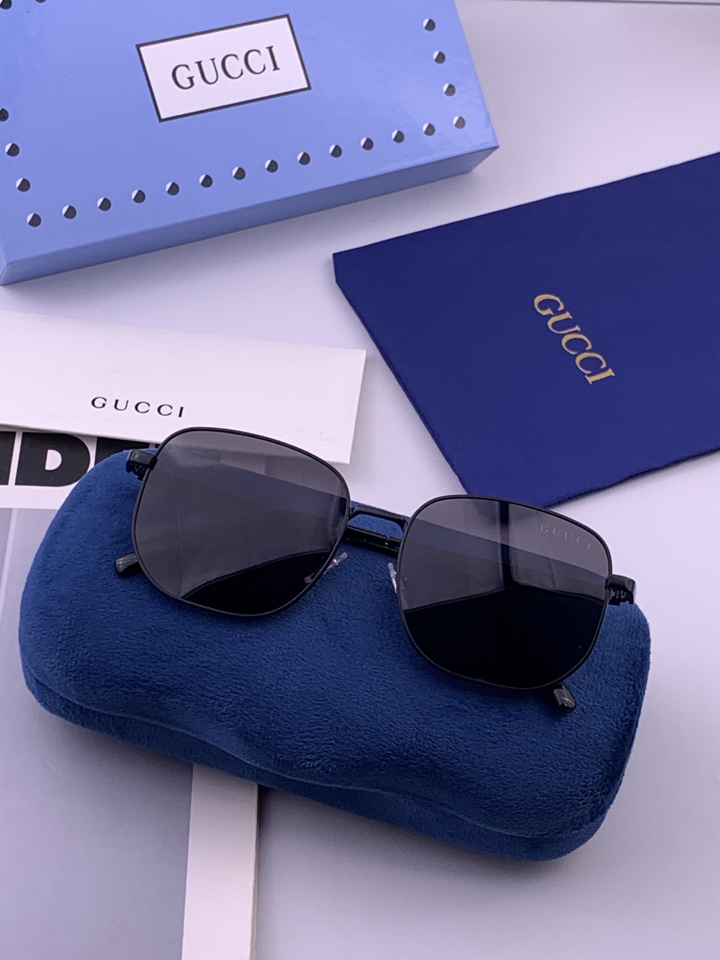 Gucci 。  高品质男女款墨镜   👍 进口宝丽来偏光镜片  。蛤蟆镜 开车钓鱼都可 。百搭显瘦墨镜韩版男士飞行员大