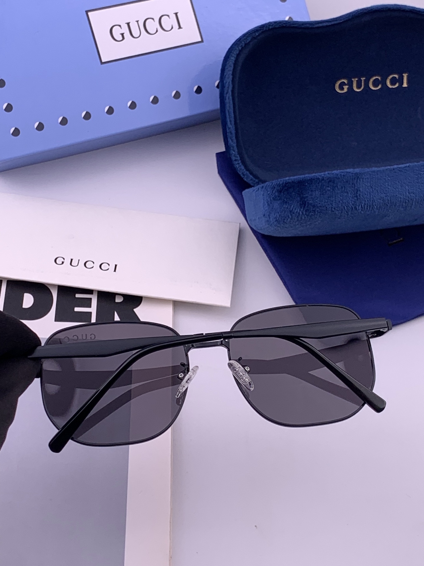 Gucci 。  高品质男女款墨镜   👍 进口宝丽来偏光镜片  。蛤蟆镜 开车钓鱼都可 。百搭显瘦墨镜韩版男士飞行员大