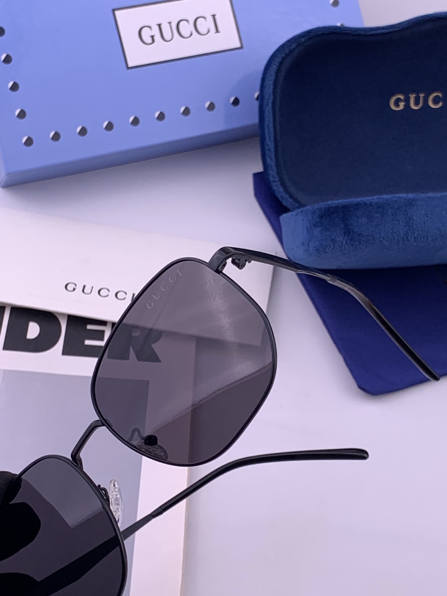 Gucci 。  高品质男女款墨镜   👍 进口宝丽来偏光镜片  。蛤蟆镜 开车钓鱼都可 。百搭显瘦墨镜韩版男士飞行员大