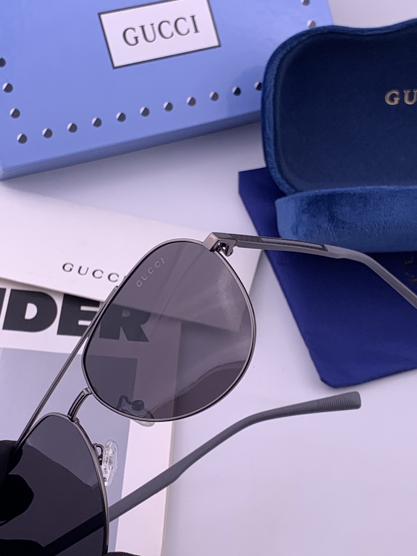 Gucci 。  高品质男女款墨镜   👍 进口宝丽来偏光镜片  。蛤蟆镜 开车钓鱼都可 。百搭显瘦墨镜韩版男士飞行员大