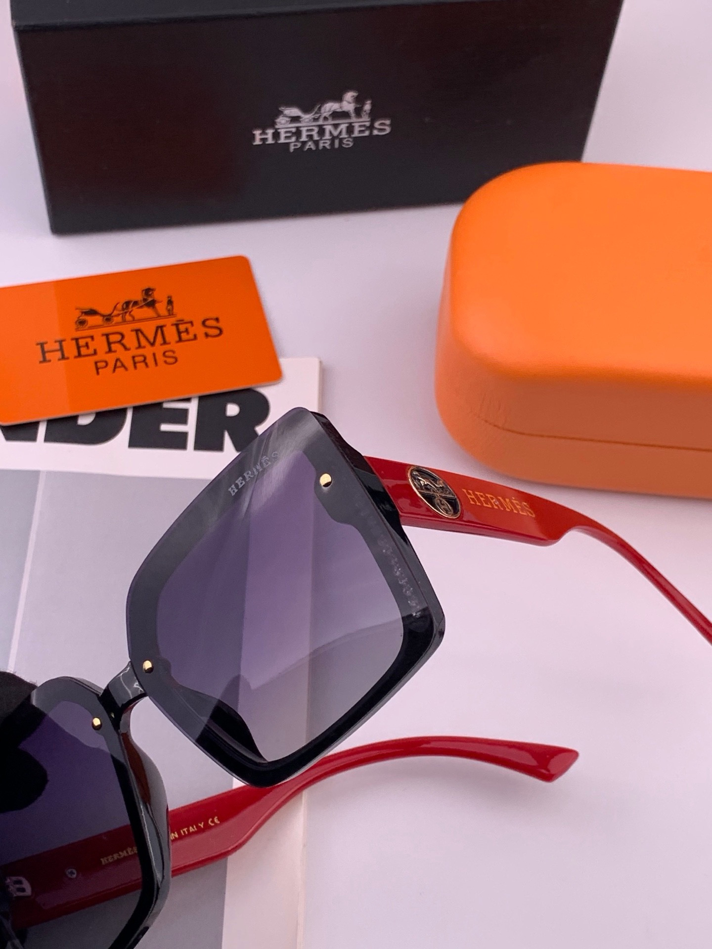 新款 爱马仕女士偏光太阳镜🕶️ 宝丽来高清镜片🎉高品质TR-90镜框 时尚百搭！ 型号：H47701