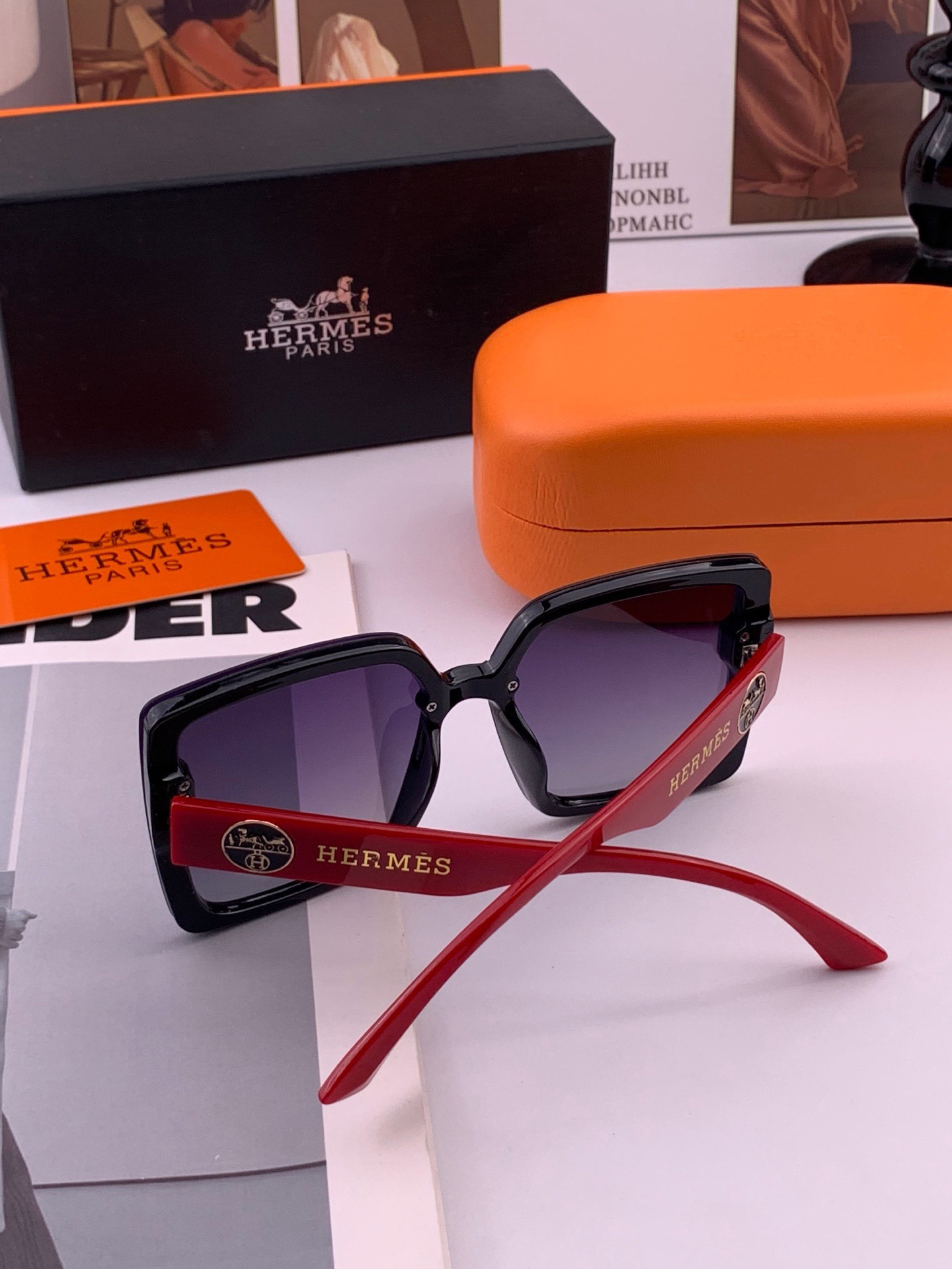 新款 爱马仕女士偏光太阳镜🕶️ 宝丽来高清镜片🎉高品质TR-90镜框 时尚百搭！ 型号：H47701
