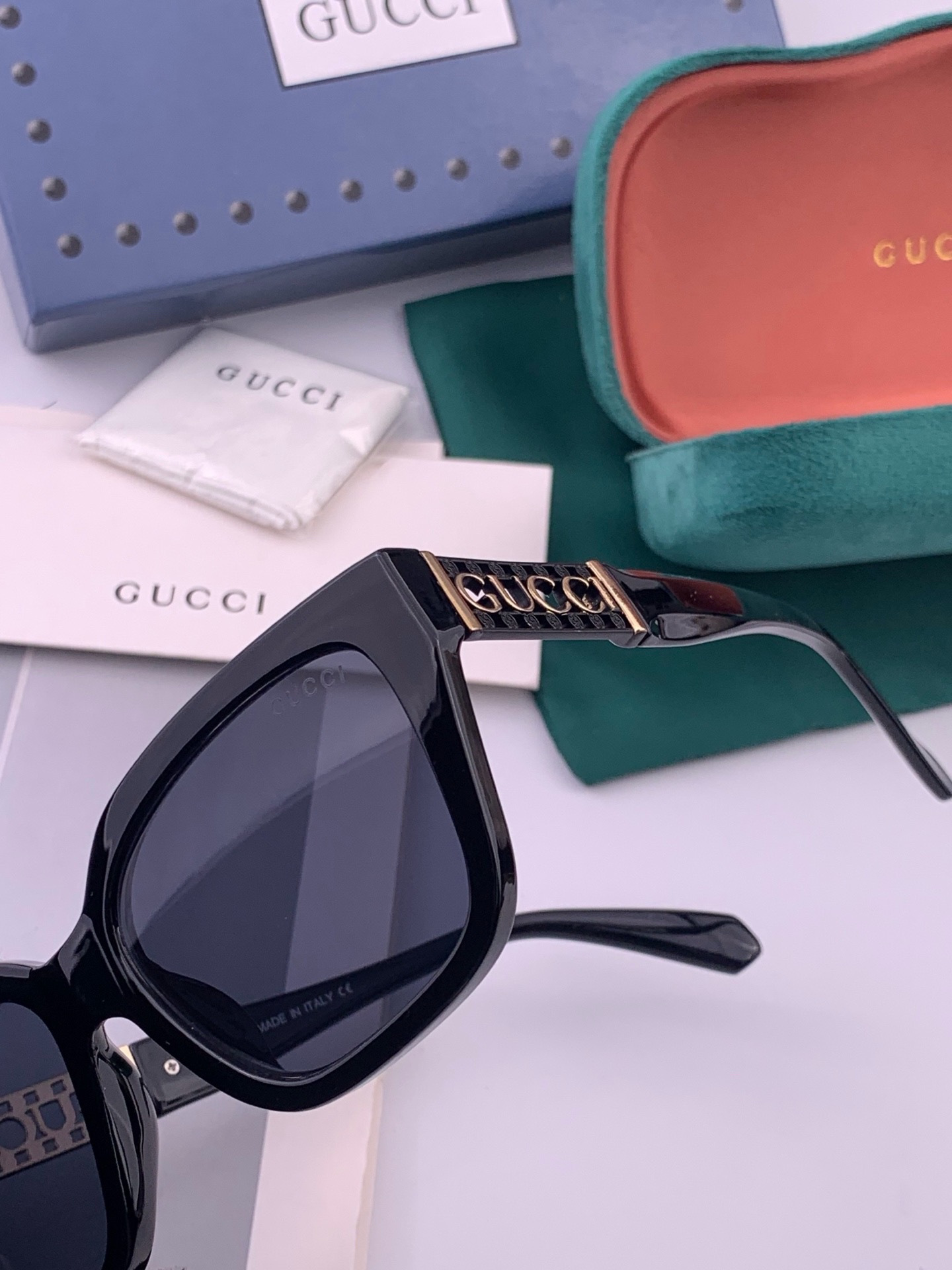 🔺 【GUCCI】开春新款 潮流爆款 时尚方框太阳镜 高品质 佩戴舒适 网红潮款墨镜 型号：G16911
