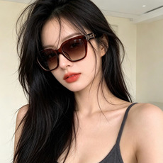 🔺 【GUCCI】开春新款 潮流爆款 时尚方框太阳镜 高品质 佩戴舒适 网红潮款墨镜 型号:G16911 🔺 【GUCCI】开春新款 潮流爆款 时尚方框太阳镜 高品质 佩戴舒适 网红潮款墨镜 型号:G16911