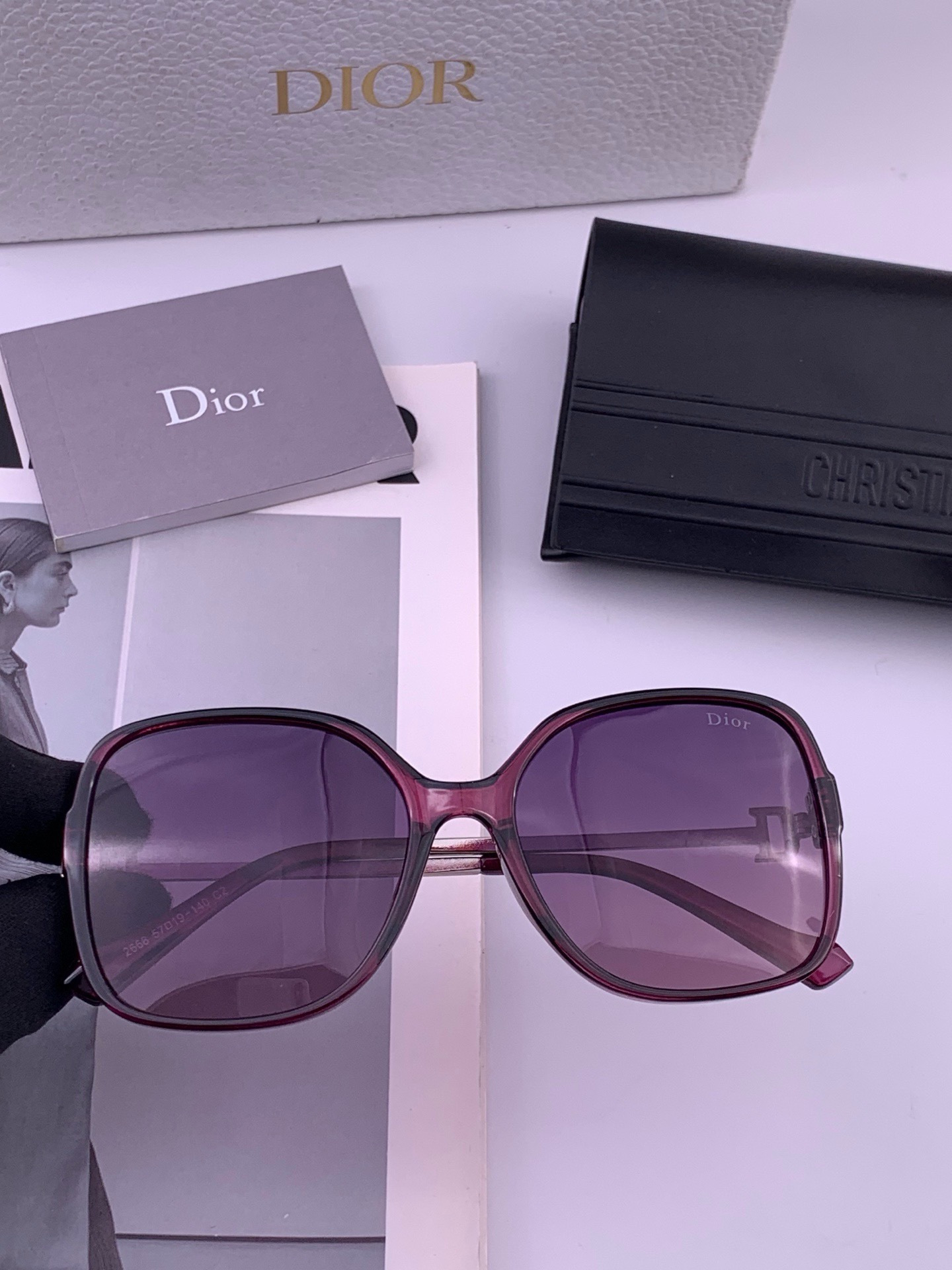 【DIOR】迪奥偏光太阳镜 时尚造型 开车驾驶镜时尚墨镜🌸世界顶级奢华品牌，品质保证！😍😍经典款, 明星热爱!💥💥有史以