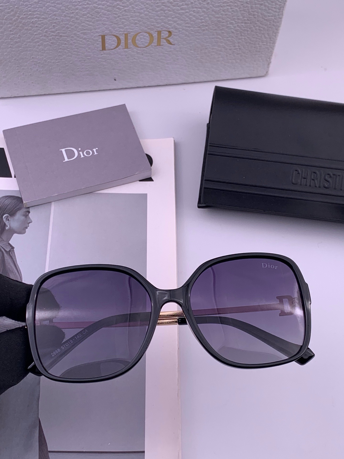 【DIOR】迪奥偏光太阳镜 时尚造型 开车驾驶镜时尚墨镜🌸世界顶级奢华品牌，品质保证！😍😍经典款, 明星热爱!💥💥有史以