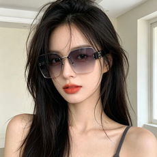 lv大框太阳镜墨镜经典的方框设计,不挑脸型,无论搭配大衣还是连衣裙都非常显气质预防紫外线 型号:L9261 lv大框太阳镜墨镜经典的方框设计,不挑脸型,无论搭配大衣还是连衣裙都非常显气质预防紫外线 型号:L9261