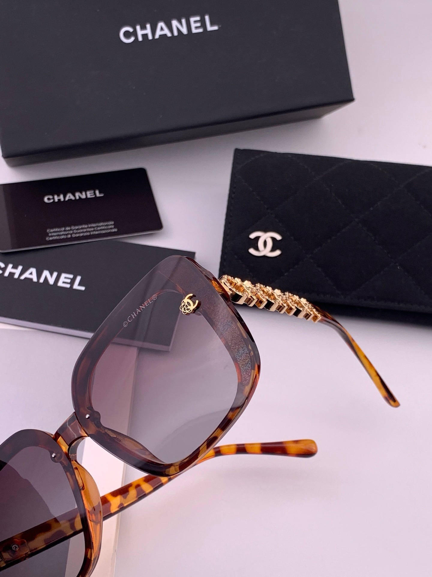 【CHANEL】香奈儿 新款潮流爆款 时尚圆框太阳镜 佩戴舒适 网红潮款墨镜  女士高清加厚偏光太阳镜🕶️ 🎉高品质TR