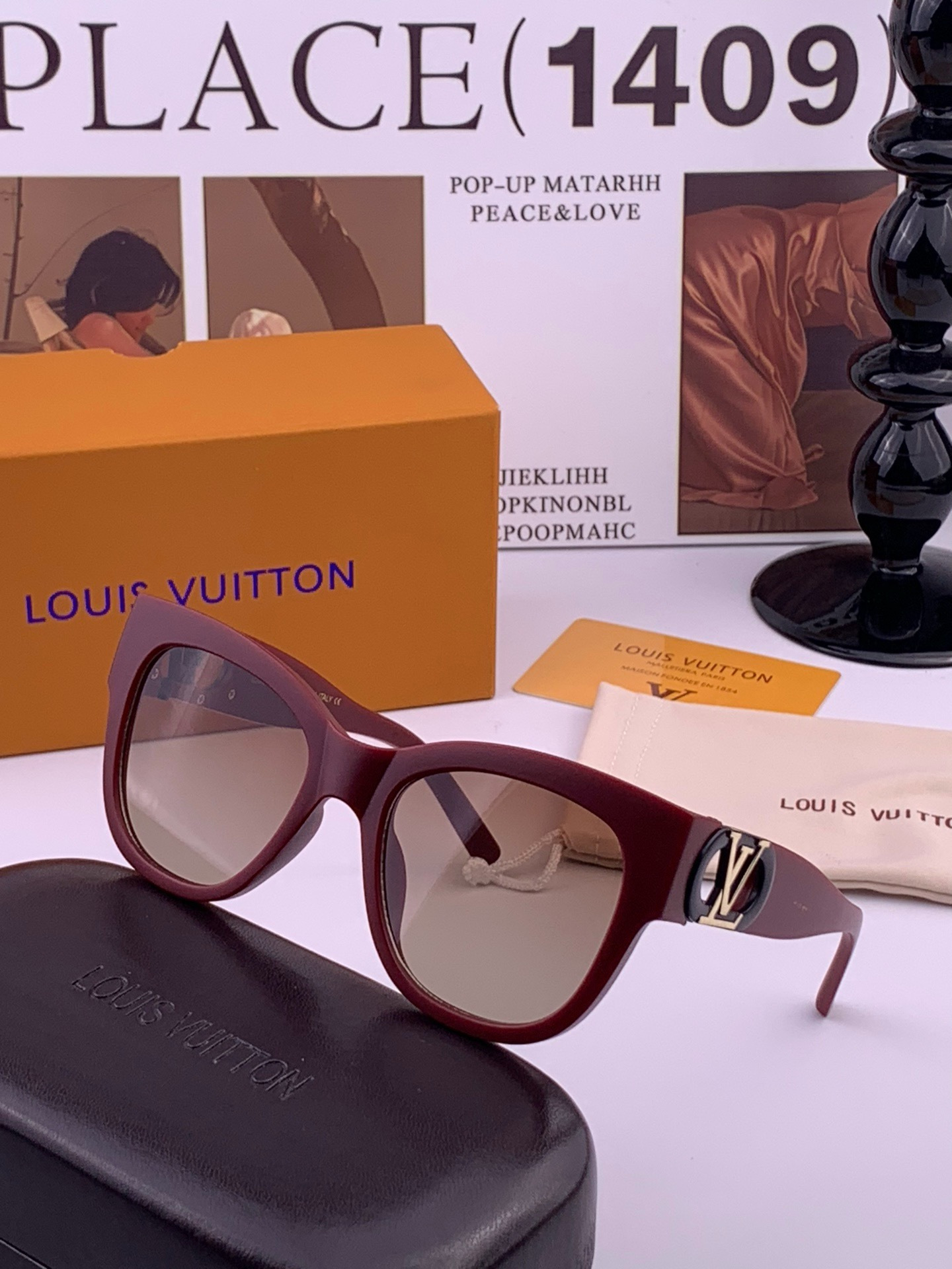 LV 新款女士方框太阳眼镜 开车墨镜 新款太阳镜  时尚大方 舒适轻盈 精致奢华 超轻 型号：L07002
