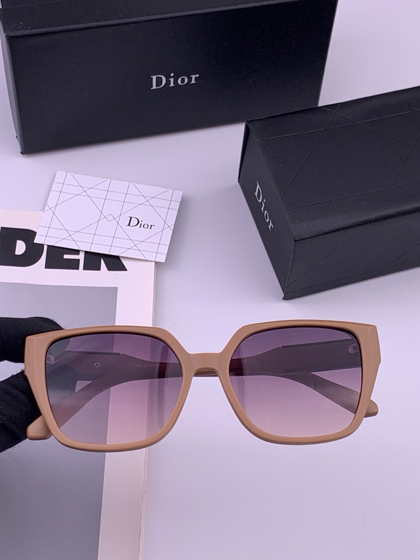 🔺 【DIOR-迪奥】开春新款 潮流爆款 时尚太阳镜 高品质 佩戴舒适 网红潮款墨镜 型号：D67706