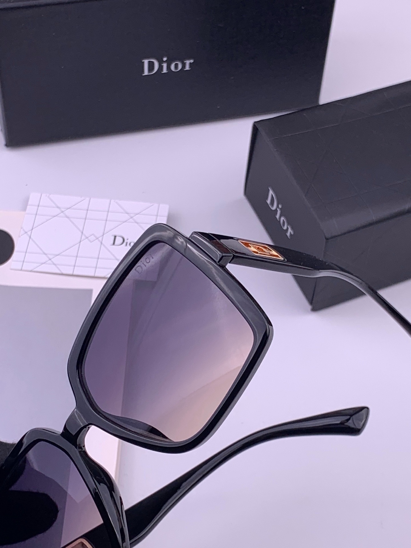🔺 【DIOR-迪奥】开春新款 潮流爆款 时尚太阳镜 高品质 佩戴舒适 网红潮款墨镜 型号：D78000