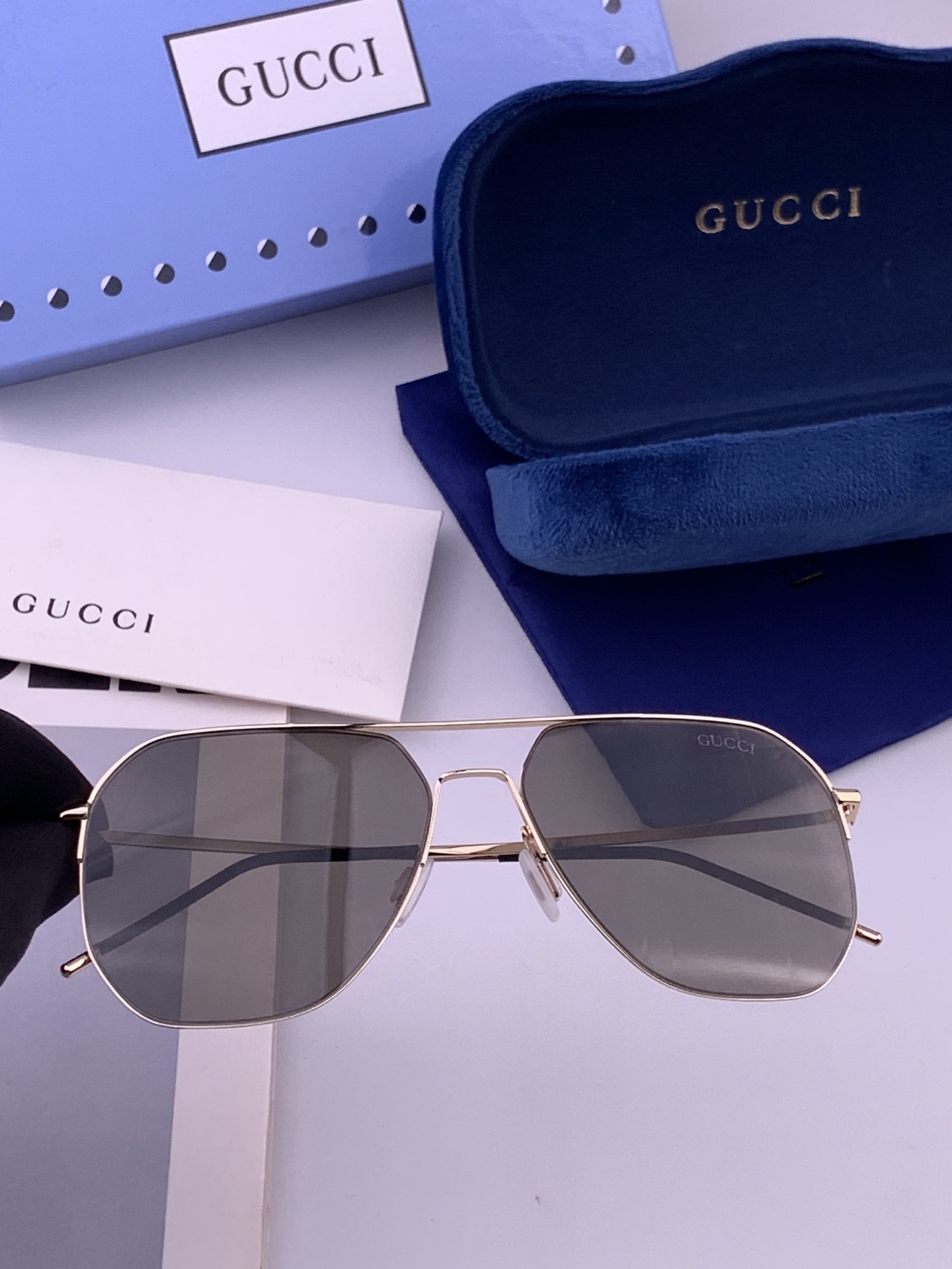 GUCCI 男款炫彩飞行员偏光太阳镜 ❤️材质：高清尼龙加厚卡槽高清偏光镜片 🌹无边框镜架💕颜👍型号：G01809