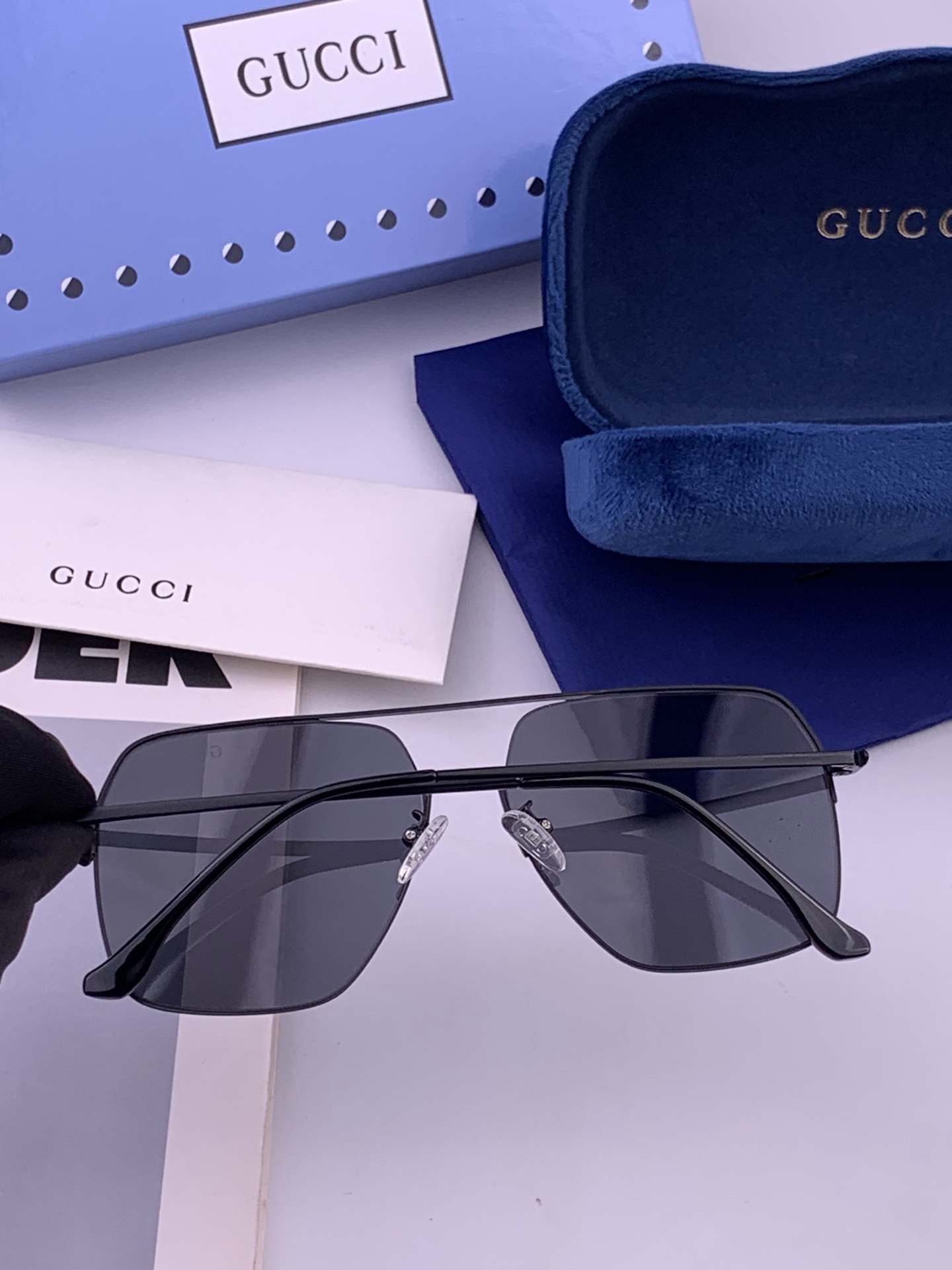 GUCCI 男款炫彩飞行员偏光太阳镜 ❤️材质：高清尼龙加厚卡槽高清偏光镜片 🌹无边框镜架💕颜👍型号：G0702