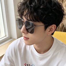 GUCCI 男款炫彩飞行员偏光太阳镜 ❤️材质:高清尼龙加厚卡槽高清偏光镜片 🌹无边框镜架💕颜👍型号:G91808 GUCCI 男款炫彩飞行员偏光太阳镜 ❤️材质:高清尼龙加厚卡槽高清偏光镜片 🌹无边框镜架💕颜👍型号:G91808